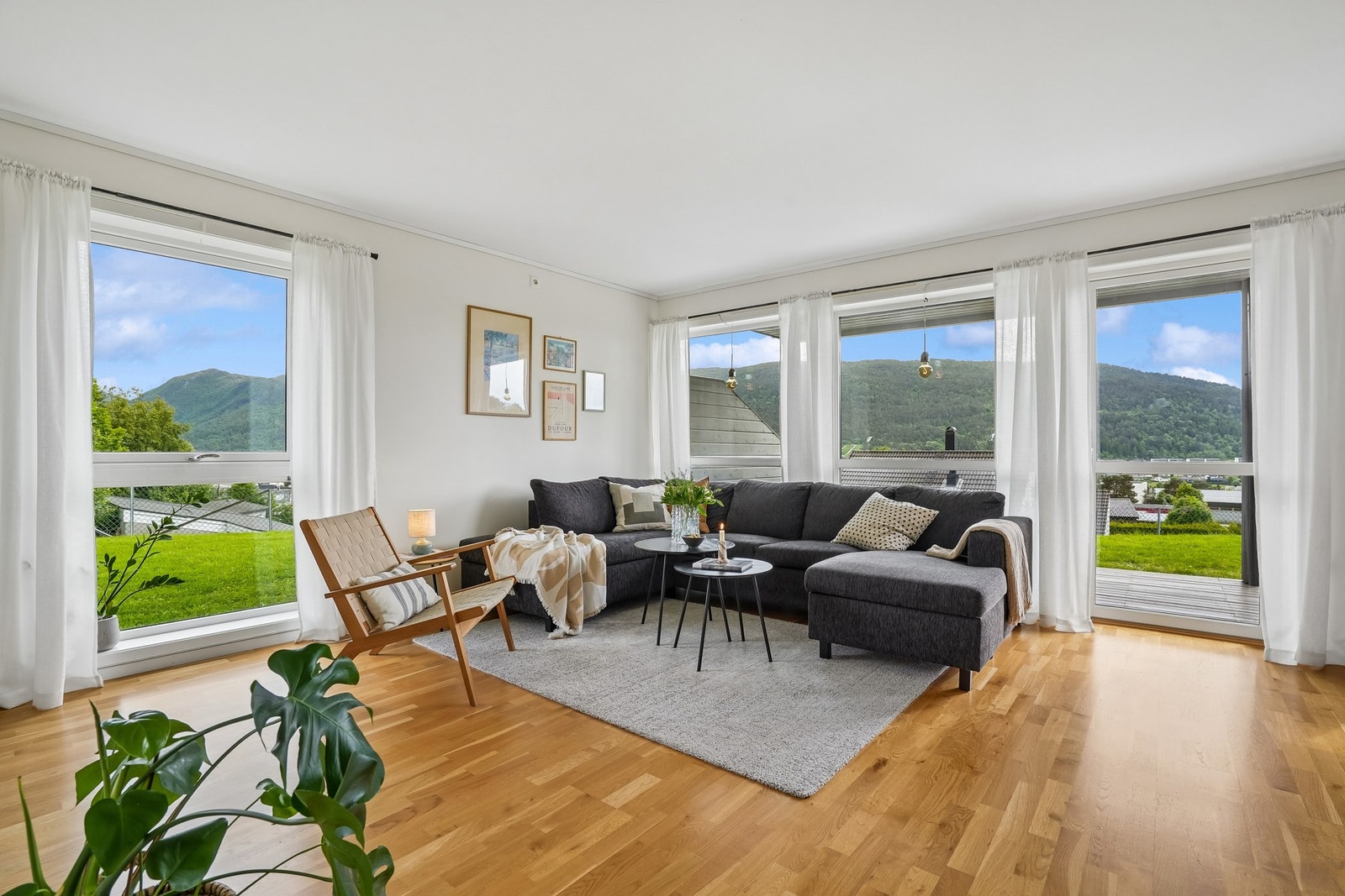 Velkommen til Inste Holen 37A! Foto: EFKT AS v/Marcus Vinjevoll Sætre. Galleribilde
