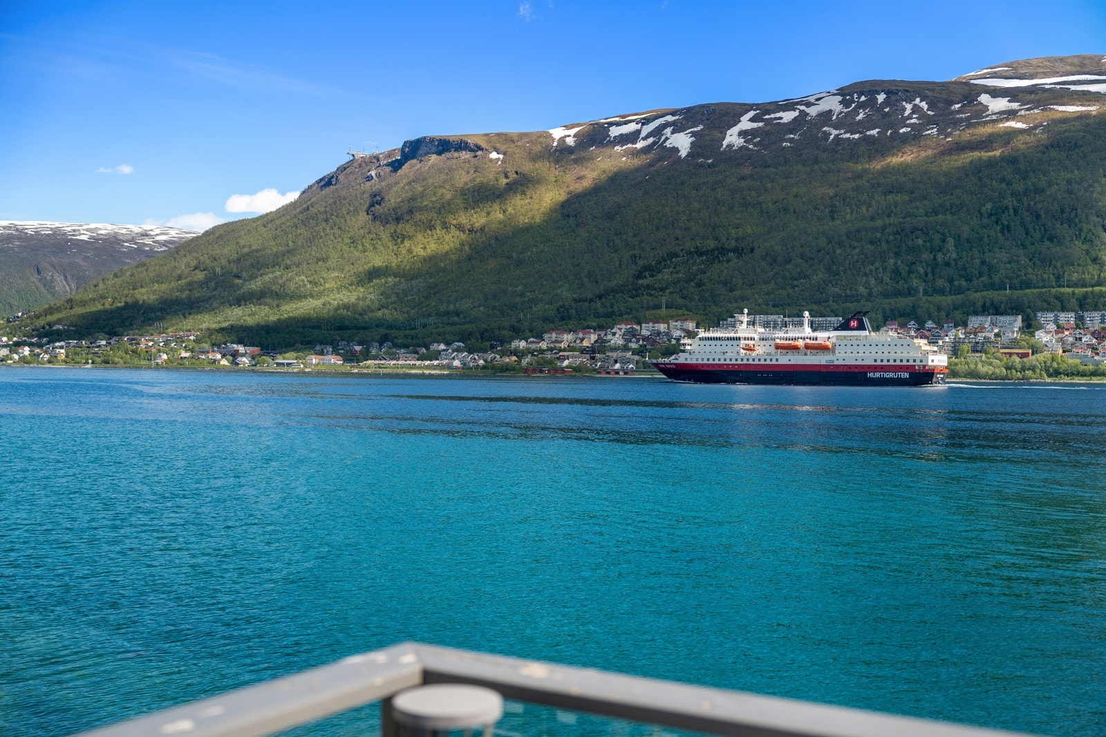 Plasseringen gir deg meget oversikt over havtrafikken som flyter forbi.