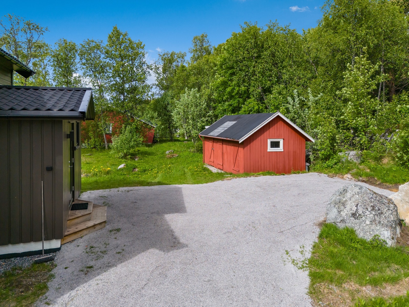 Uteområdet er planert og gruslagt Galleribilde