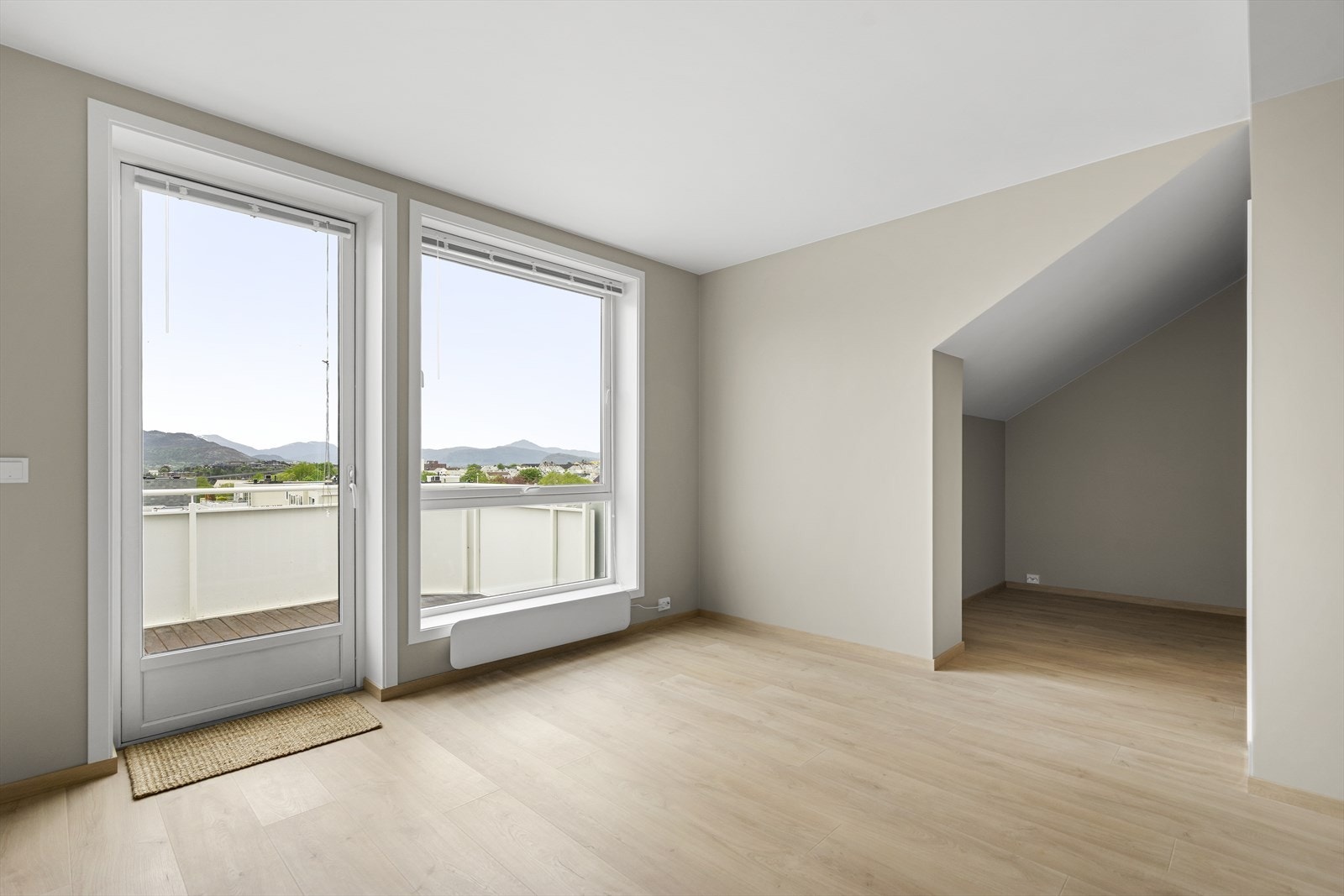 Loftstue, plass til hjemmekontor og gjesterom Galleribilde