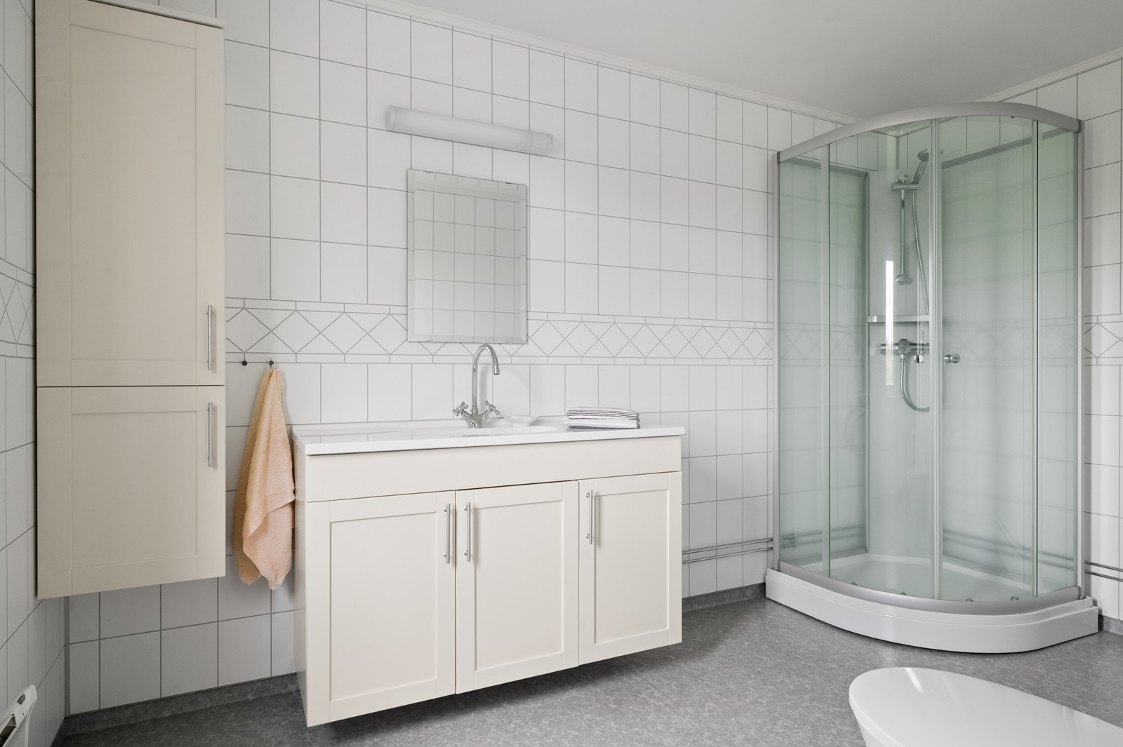 Badet er utstyrt med mekanisk avtrekk. Galleribilde