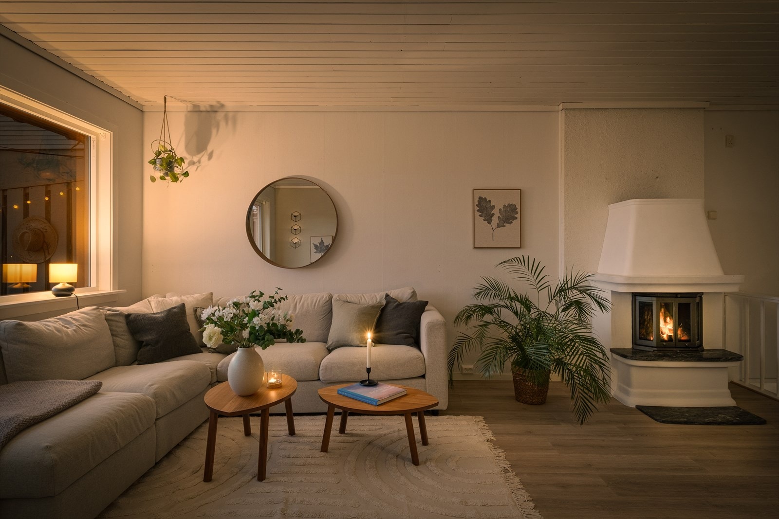 - Boligen har et totalt BRA-i på 122 m² og går over tre plan - Galleribilde