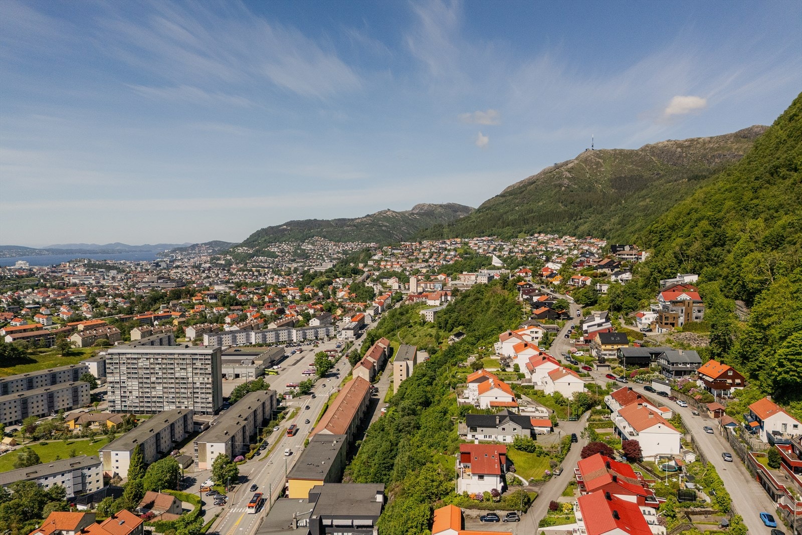 - Området byr på flotte turområder med rask tilgang til byfjellene, blant annet Ulriken, Vidden og Landåsfjellet - Galleribilde