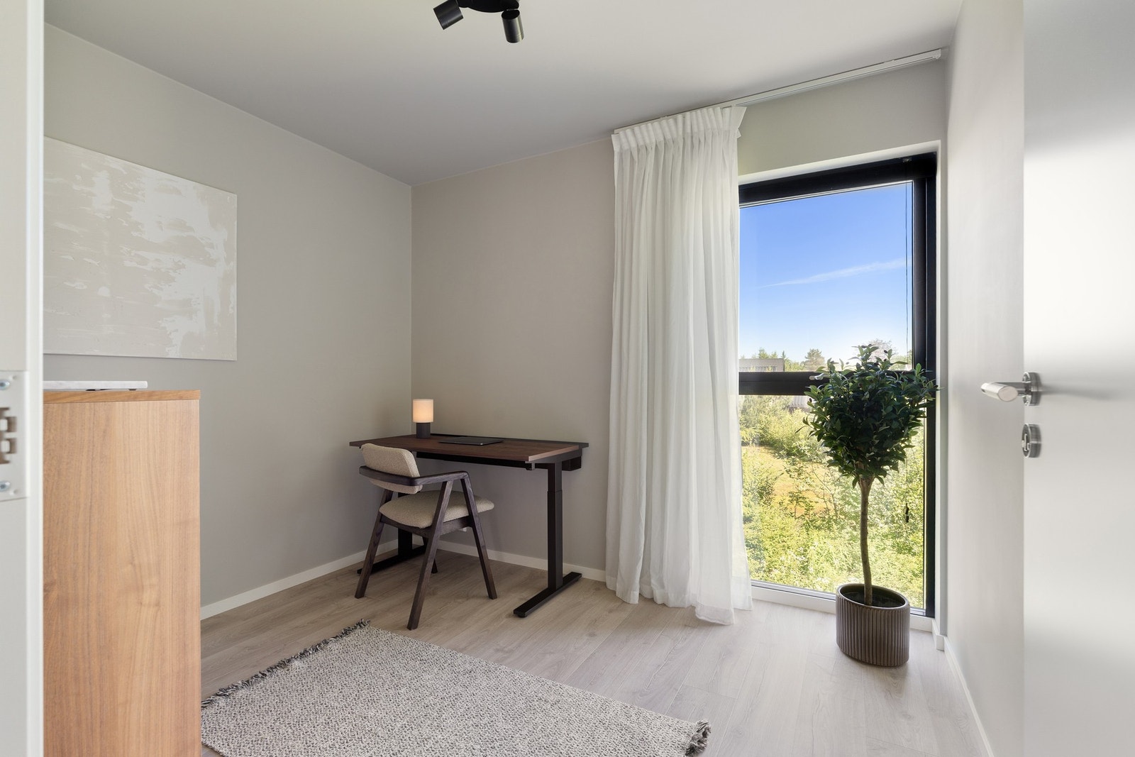 Soverom fire på 7,5 m², perfekt som kontor eller gjesterom. Galleribilde