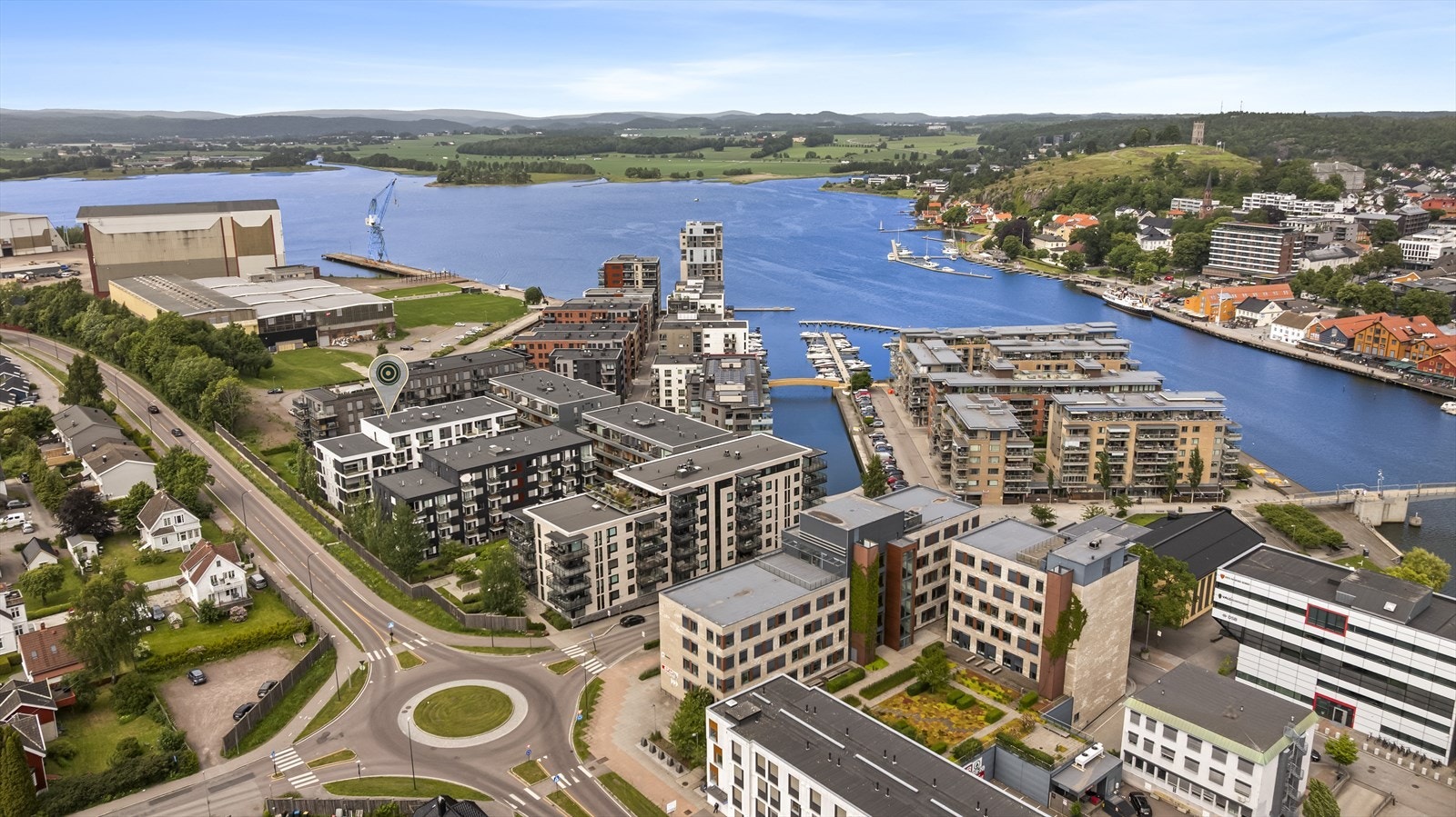 Nærområdet på Kaldnes brygge har også sine tilbud med gode spisesteder, dagligvareforretning og ulike kulturtilbud. Galleribilde
