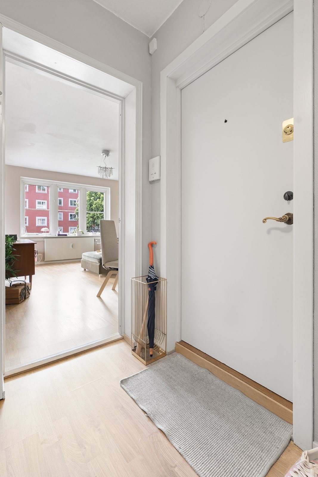 Pen og innbydende entré. Velkommen inn! Galleribilde