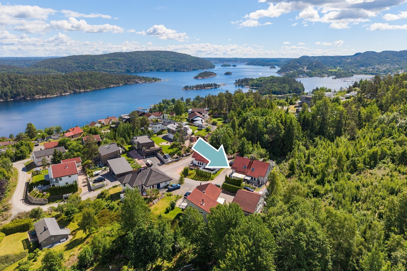 På varme sommerdager er det gangavstand til Verven Stranden for bading i Oslofjorden. Galleribilde