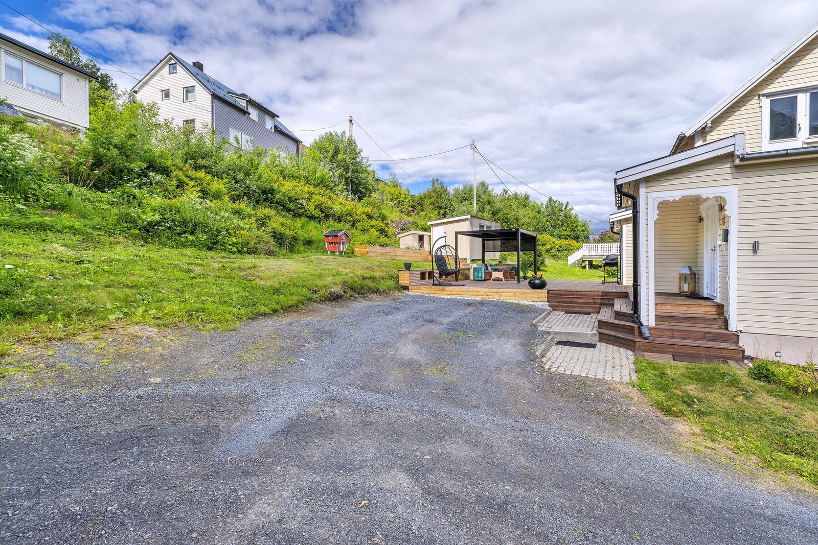 God plass til parkering på egen tomt. Galleribilde