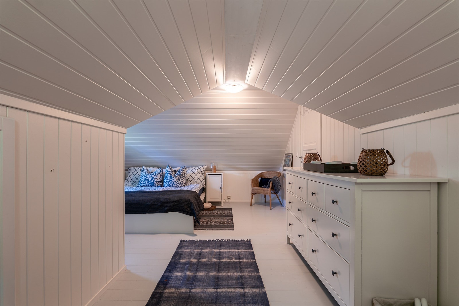 Soverommenes himlingshøyde er på det meste målt til ca. 218 cm. Galleribilde
