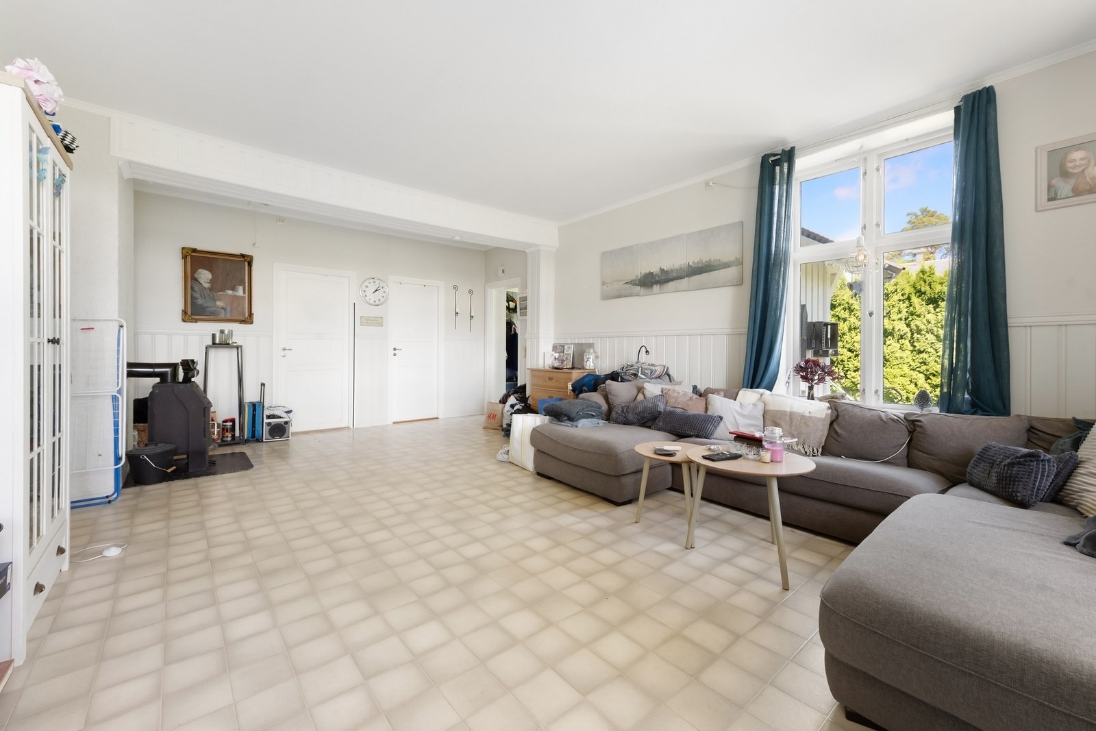 Romslig stue med en rekke muligheter. Galleribilde