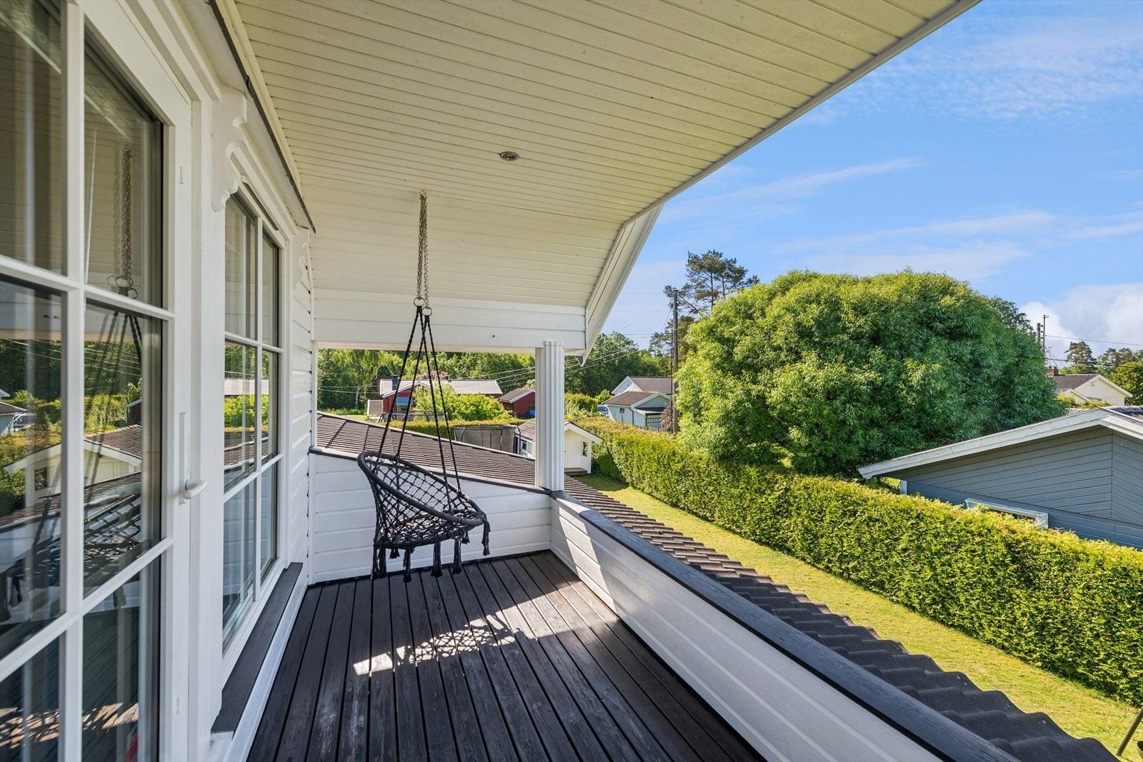 Fra hovedsoverommet er det utgang til en sydøstvendt veranda på 7 m². Galleribilde
