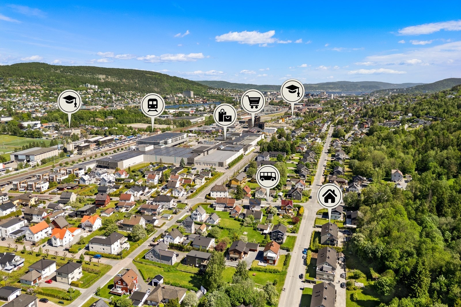 En kort spasertur tar deg til Gulskogen Senter og Gulskogen stasjon, med hyppige avganger mot Oslo. Galleribilde