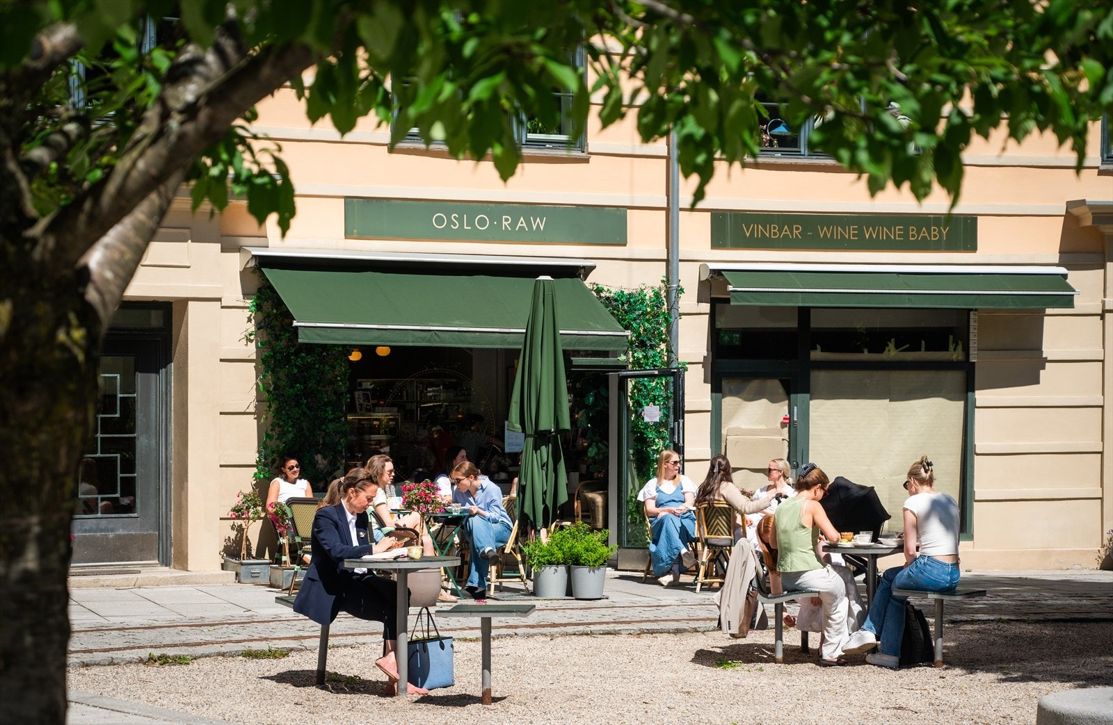 xAdamstuen2.jpg Galleribilde