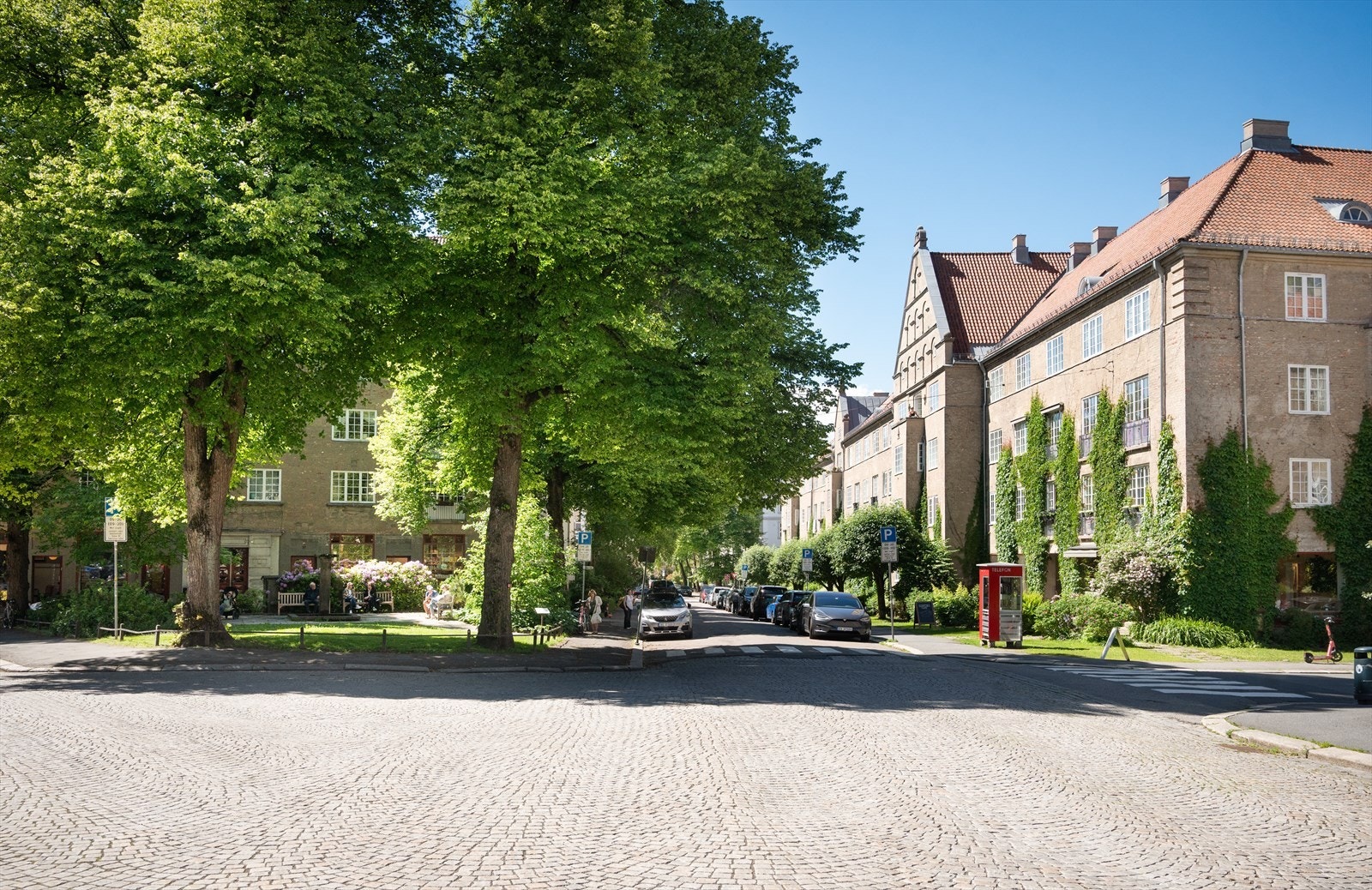 Fagerborg er et nabolag som er kjent for en tilbaketrukket beliggenhet midt i byen, omgitt av flotte bygårder og hyggelige nærmiljøkvaliteter. Galleribilde