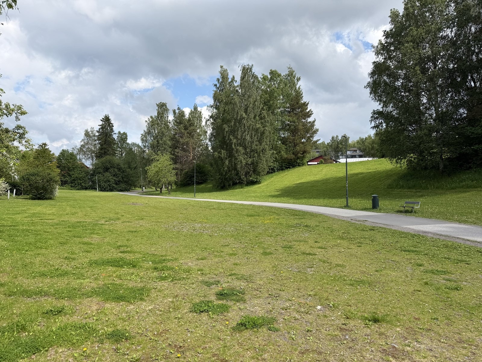 Mærradalen ligger like ved Galleribilde