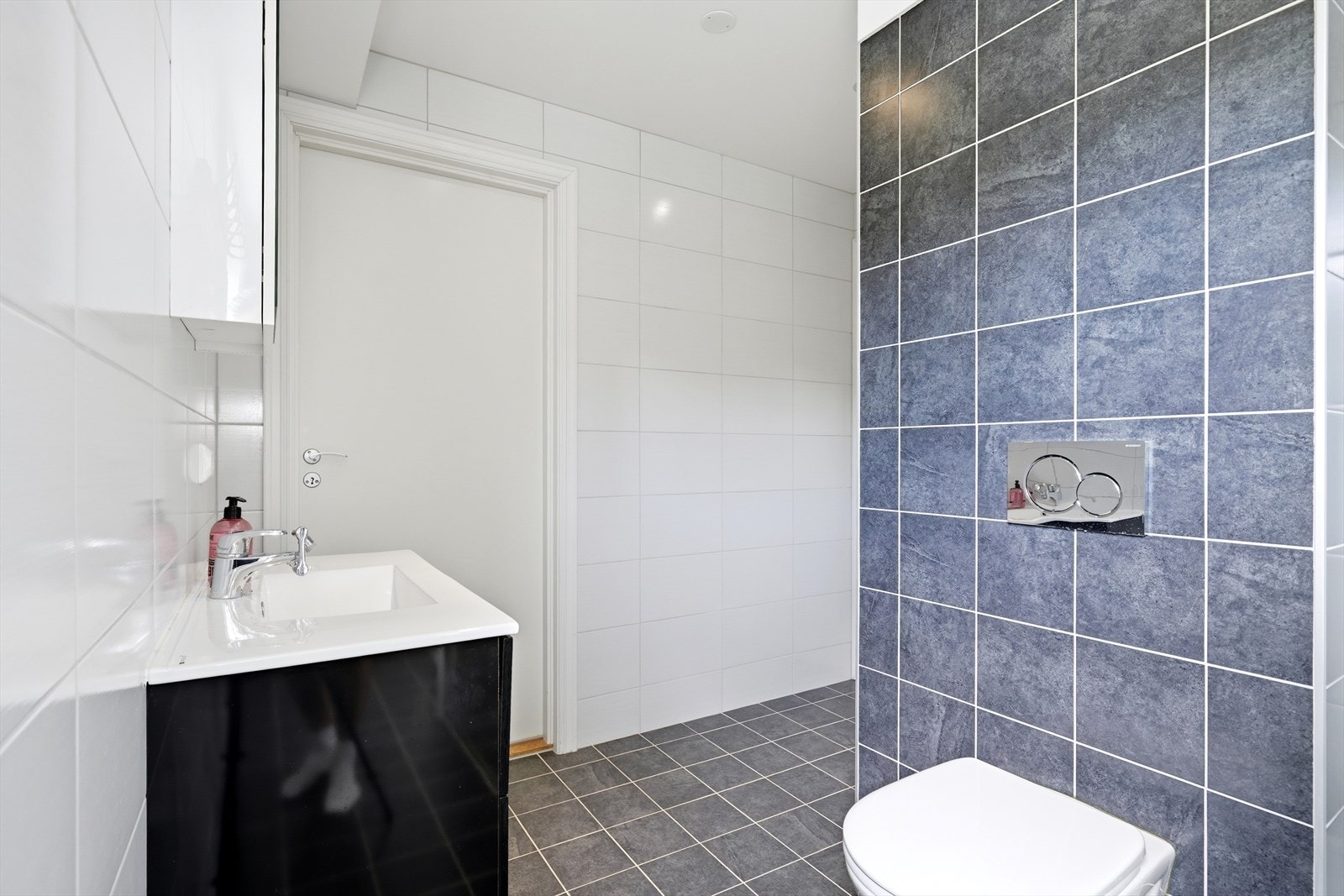 Fra badet er det også inngang til bod. Galleribilde