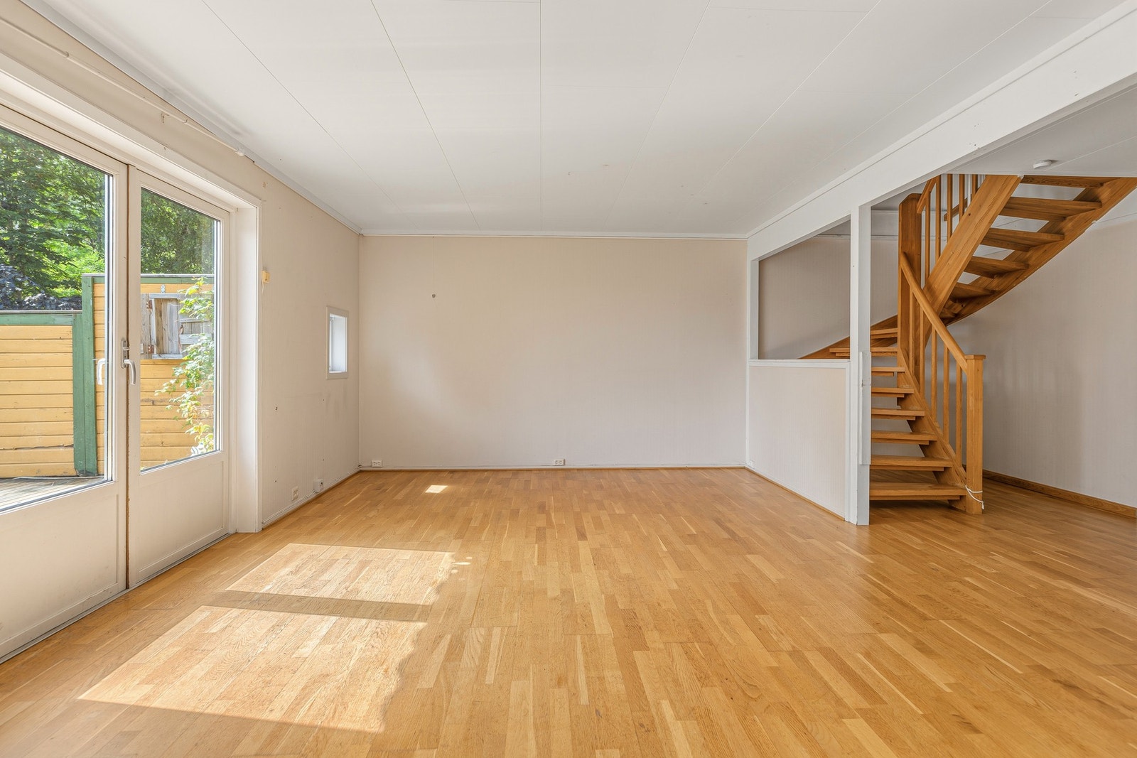 I stuen har det tidligere vært et soverom. Dette er mulig å tilbakeføre. Galleribilde