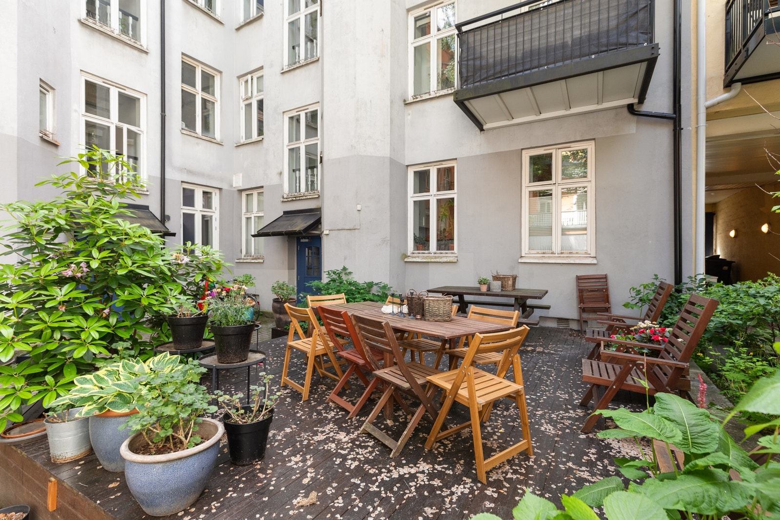 Felles bakgård Galleribilde