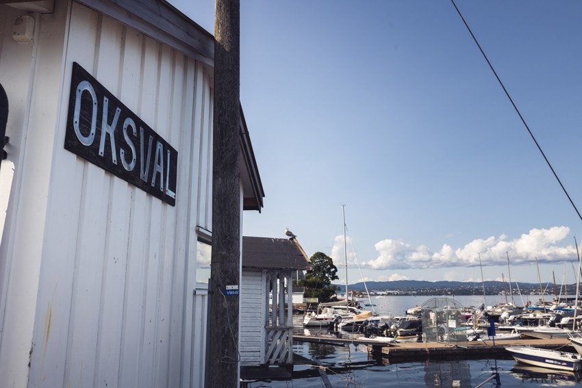 Oksval er en svært familievennlig og sentral lokalsjon på Nesoddtangen. Galleribilde