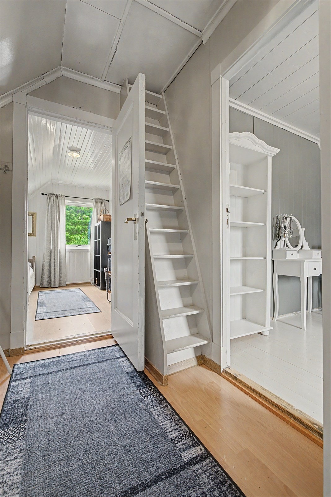 Gang på loft Galleribilde