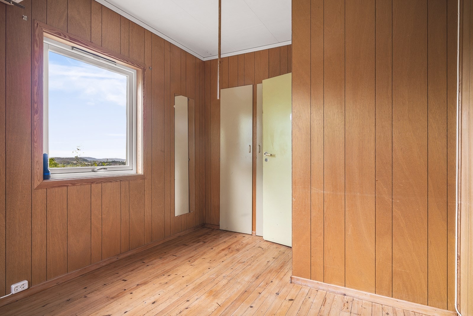 Soverom med plass til garderobeløsninger. Galleribilde