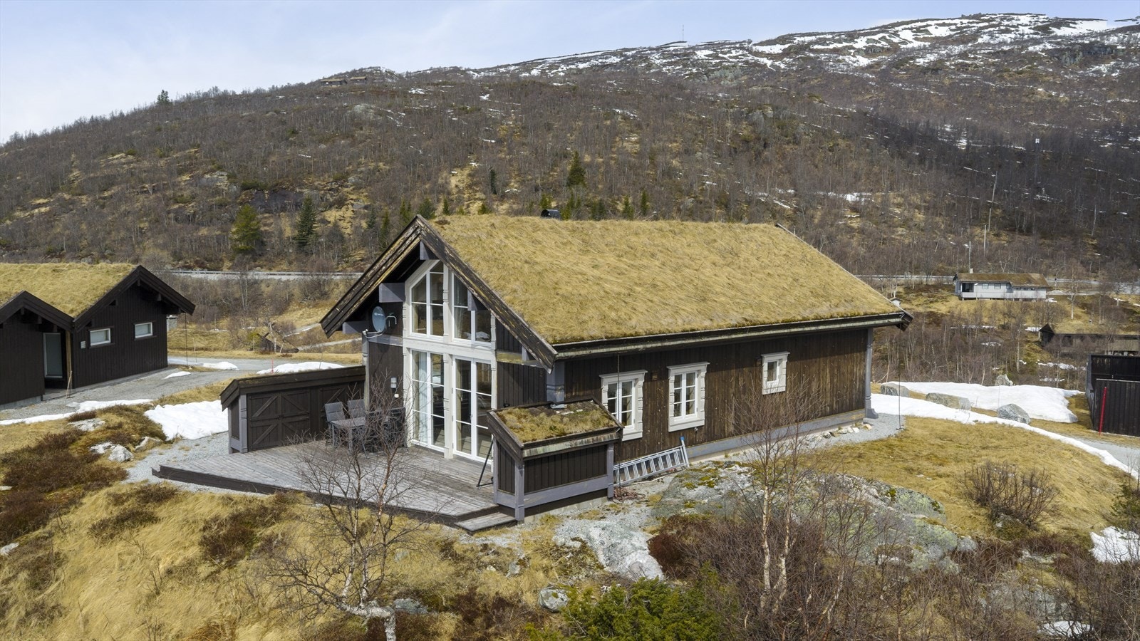 Velkommen til Arburyggen 2 - En moderne og innholdsrik familiehytte beliggende høyt i terrenget (ca. 830 m.o.h), i naturskjønne omgivelser i Arbuviki! Galleribilde