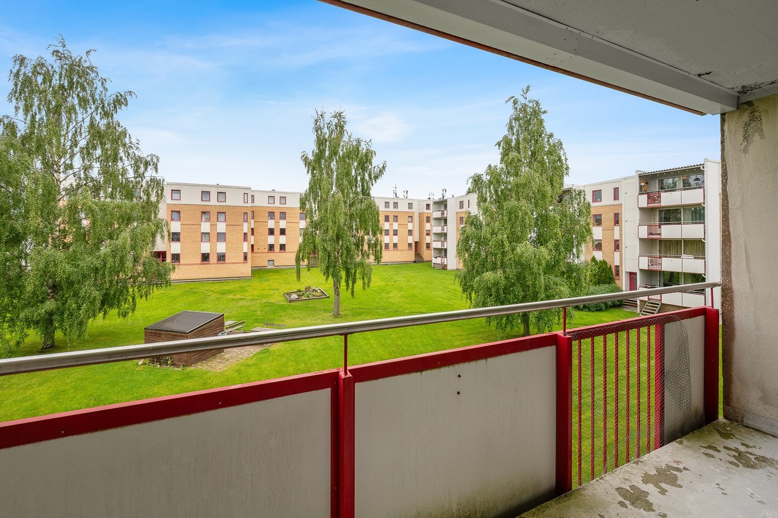 Fra stuen er det direkte adkomst til en hyggelig veranda på ca. 8 m². Galleribilde