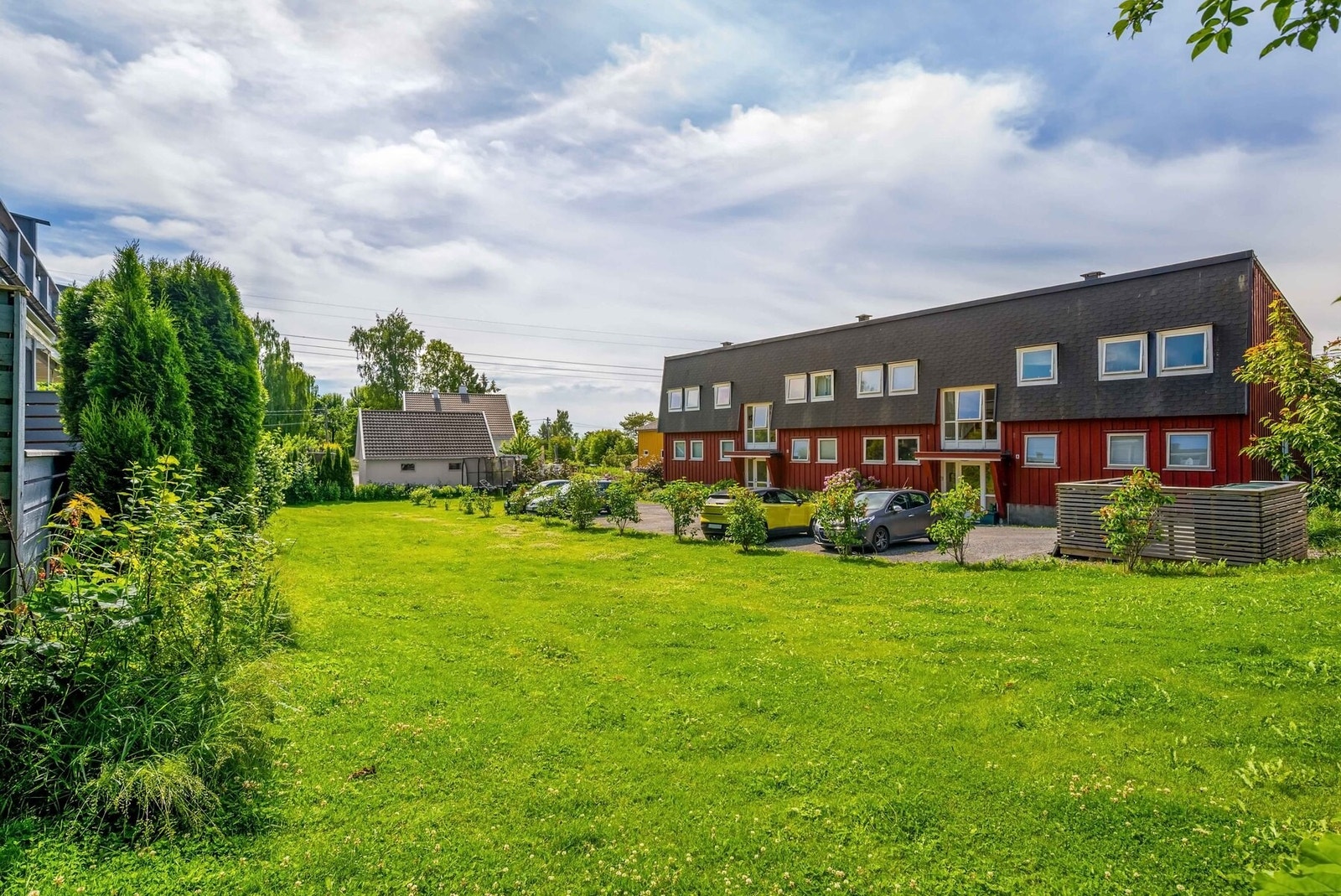 Veletablert sameie med god økonomi og flotte, grønne fellesområder. Galleribilde