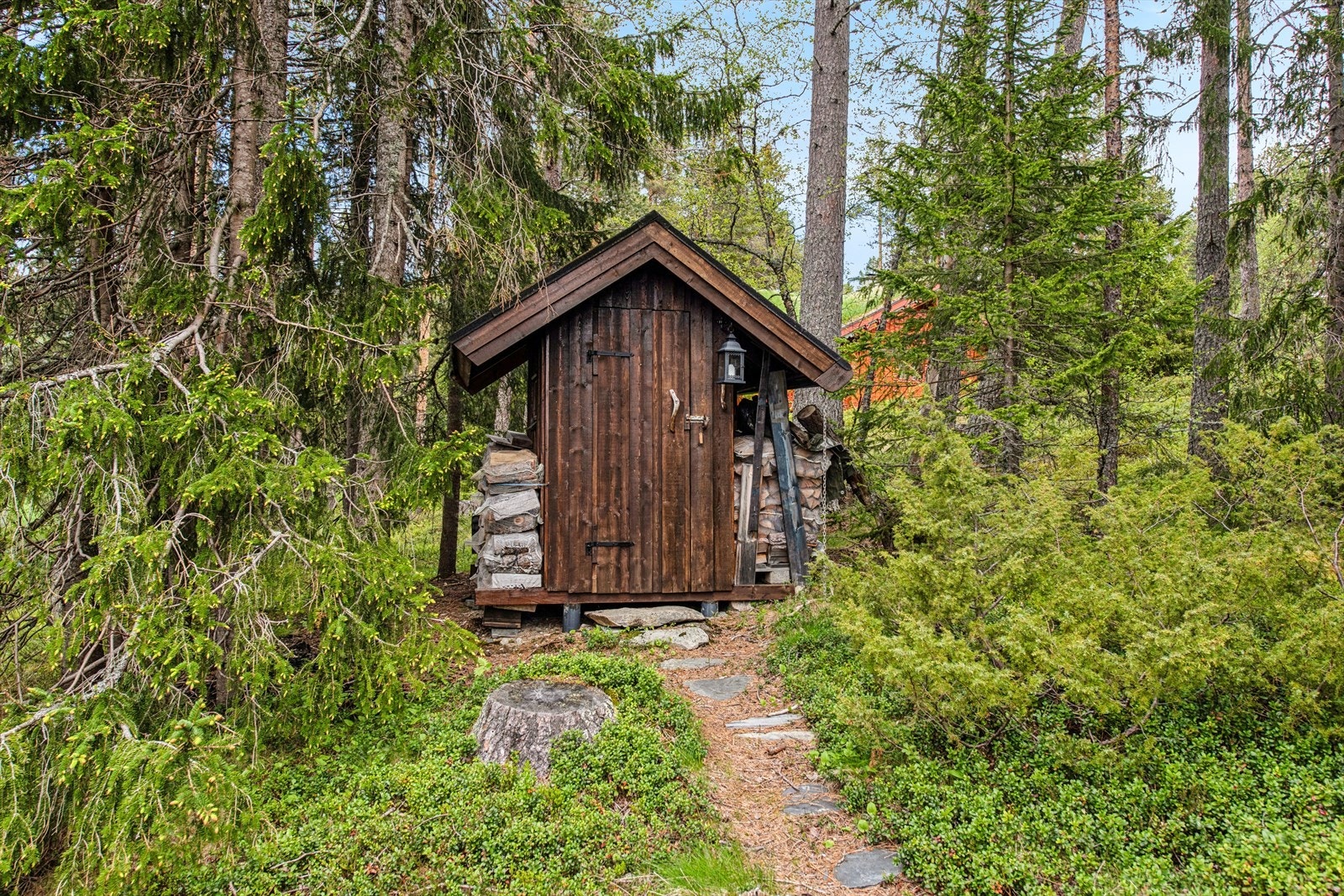 Et eget uthus på tunet. Galleribilde