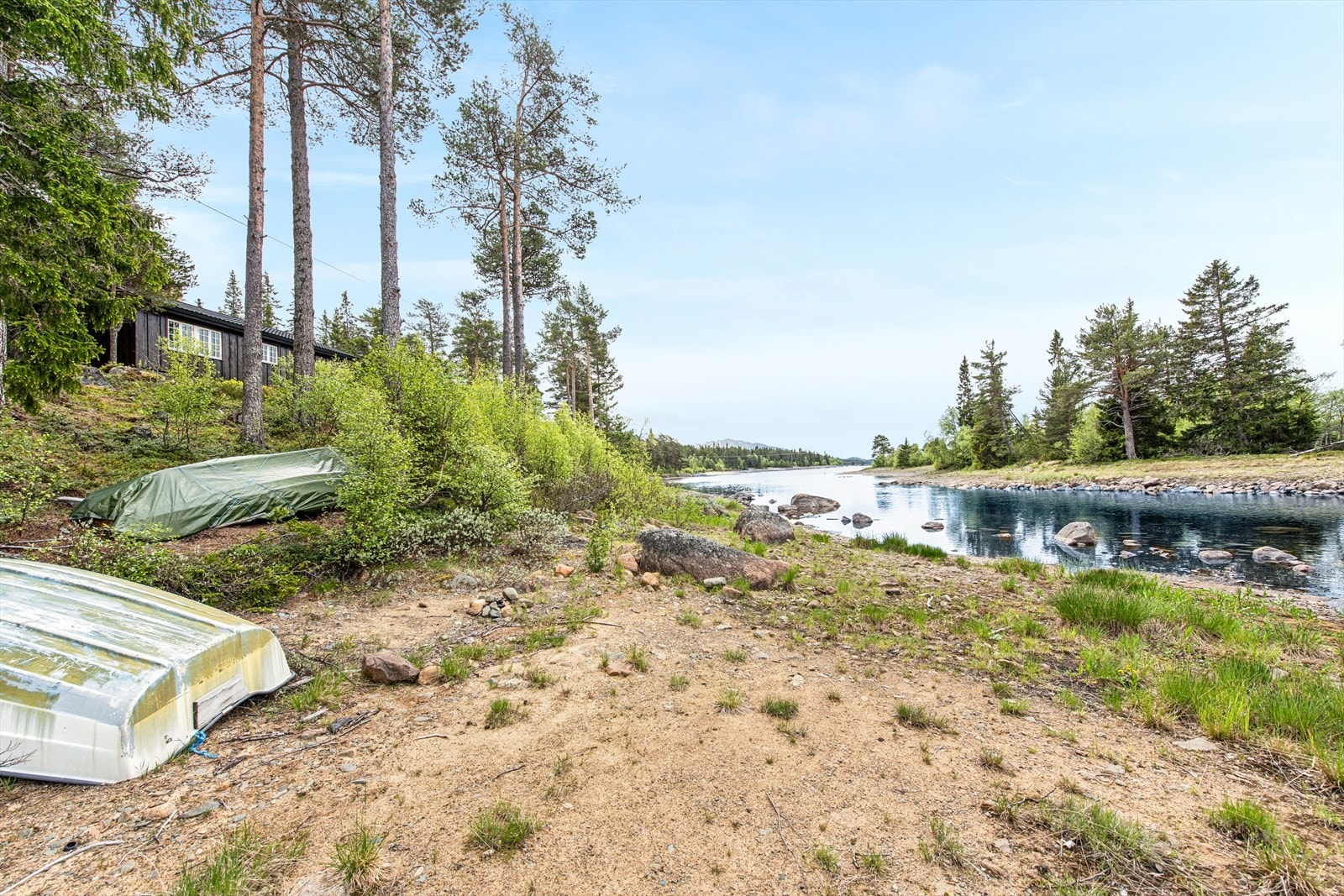 Gode muligheter for båtliv og fiske rett fra eiendommen. Galleribilde