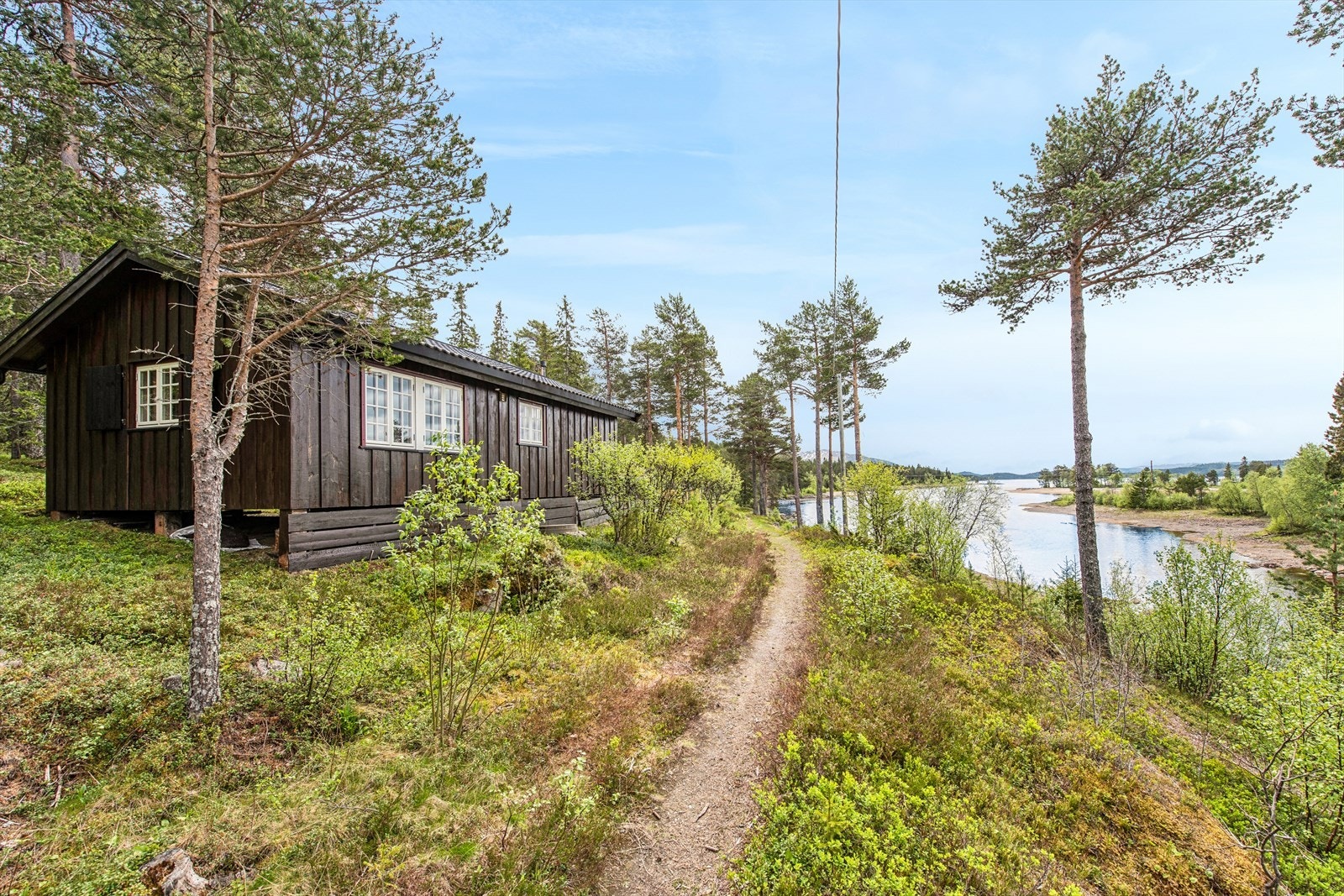 For den som ønsker mer enn fiske, byr området på opplevelser året rundt, fra friske bad på varme sommerdager til isbading og vinteraktiviteter. Galleribilde