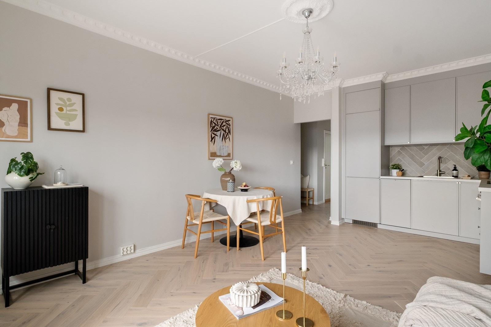 En gjennomført og påkostet leilighet du kan flytte rett inn i! Galleribilde