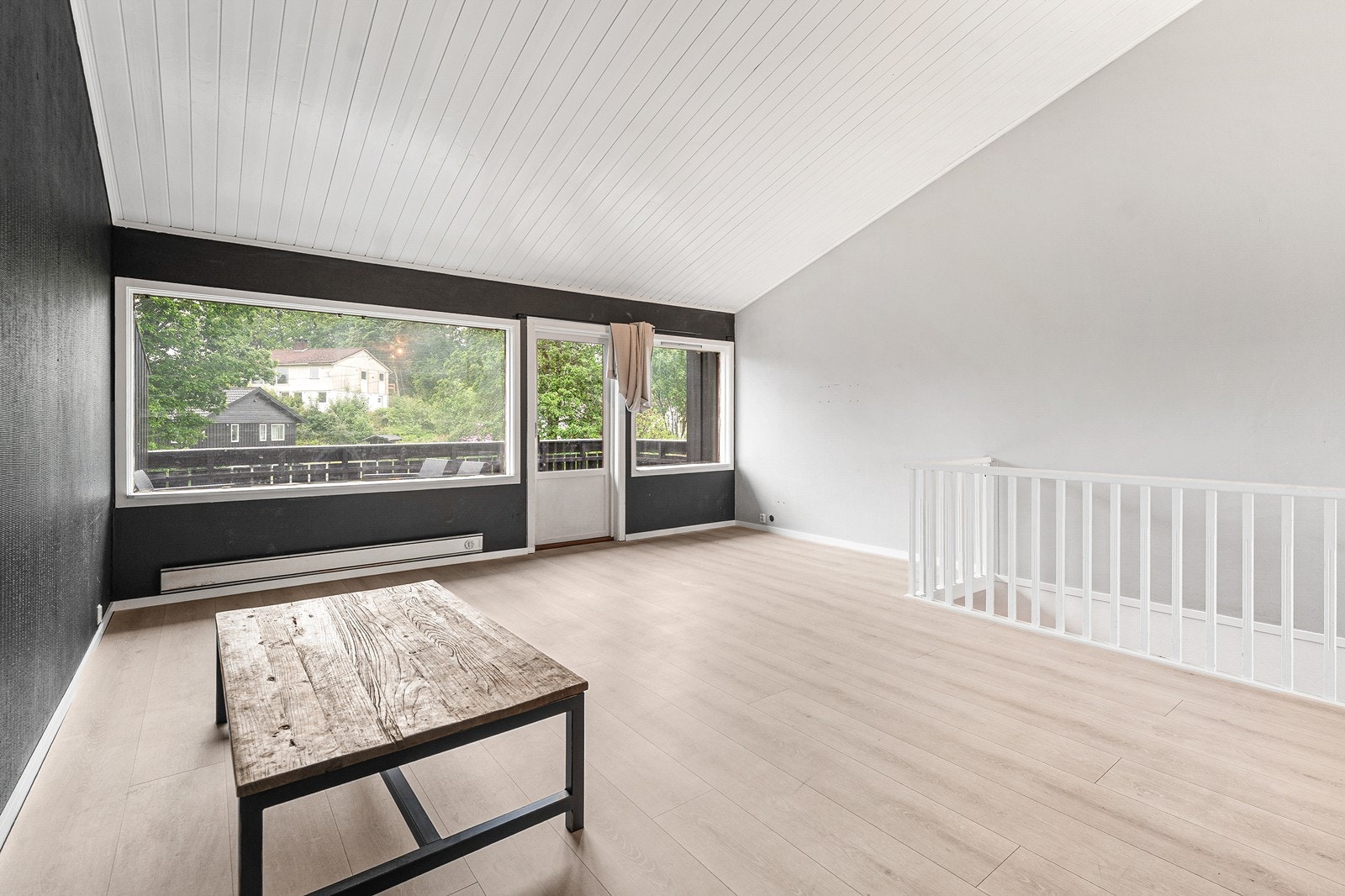 Her er det god plass til sofagruppe og annet møblement. Galleribilde