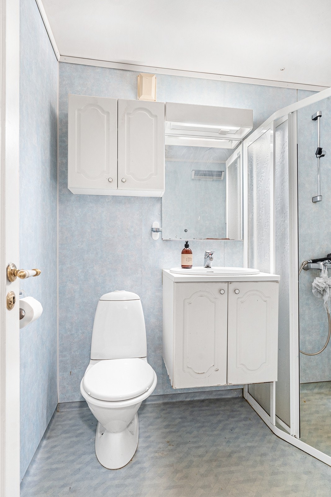 Badet er av eldre dato og er modent for oppussing for å oppnå dagens krav til standard. Galleribilde