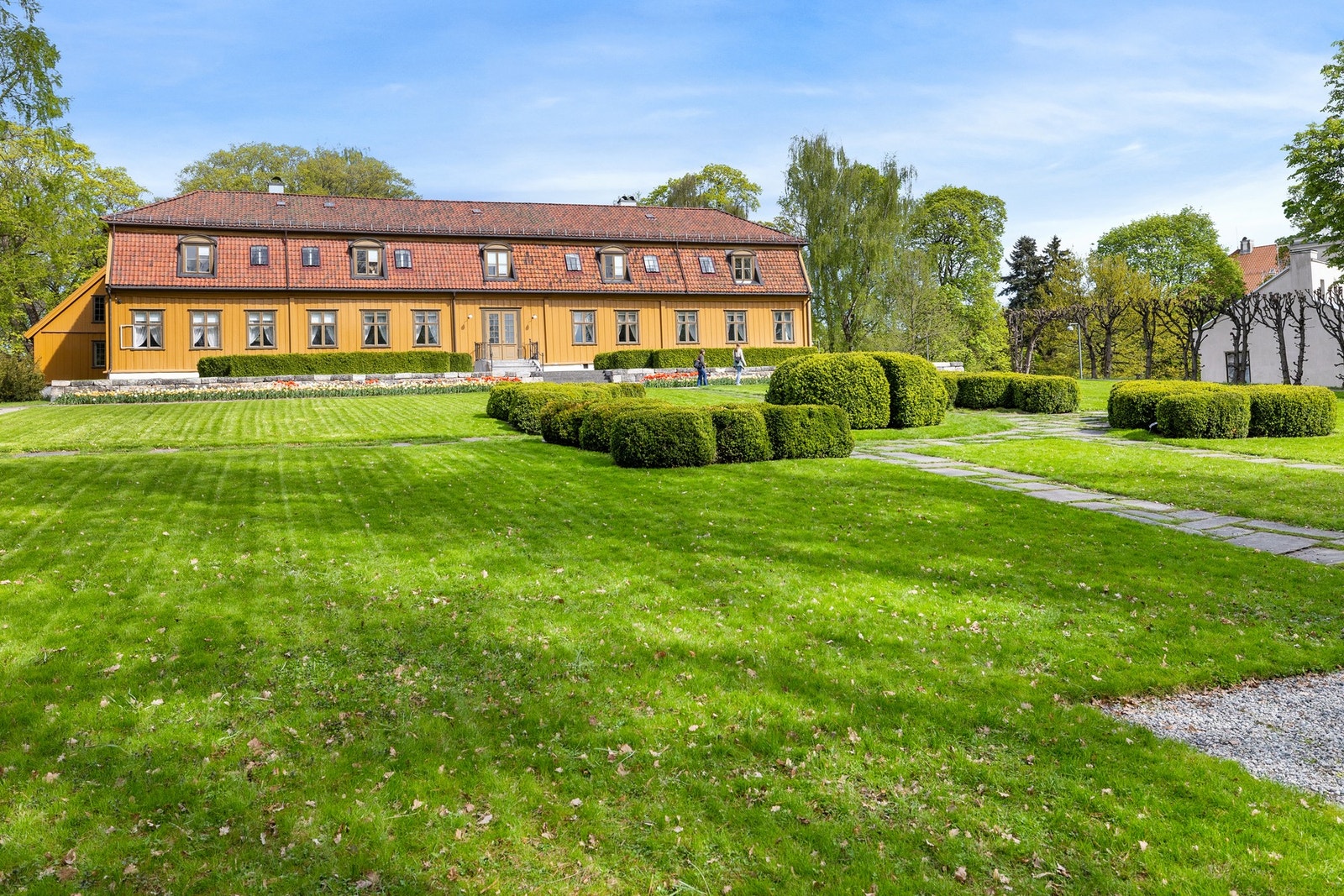 Botanisk hage byr på vakre grøntområder, historiske bygninger og naturskjønne omgivelser året rundt. Galleribilde