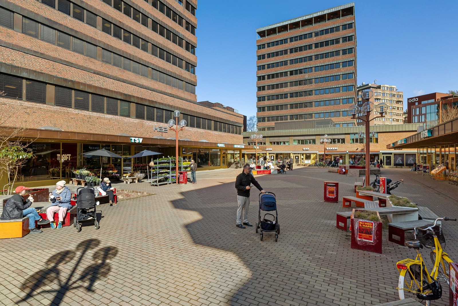 På Tøyen Torg finner du et levende bymiljø med hyggelige møteplasser og et bredt servicetilbud. Galleribilde
