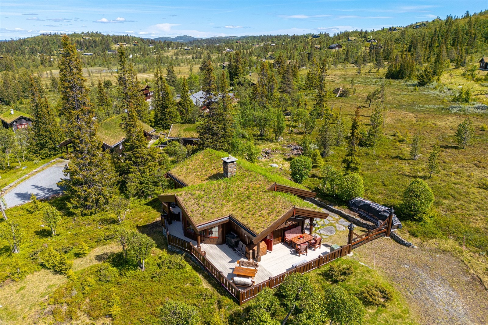 Innerst i vakre Nesfjellet. Godt etablert hytteområdet med kort vei til Nystølen og videre innover i fjellet Galleribilde