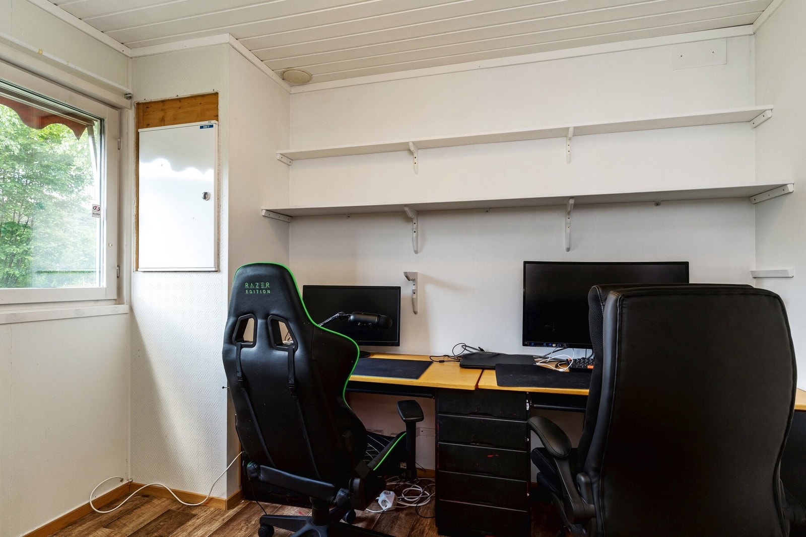 Kontor/soverom inn fra stuen. Galleribilde