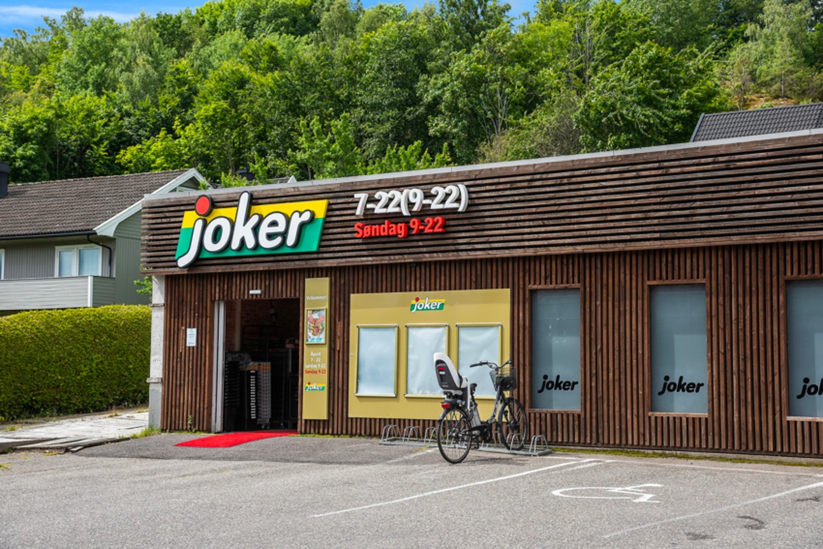 En kort spasertur så er du på Joker med søndagsåpent Galleribilde