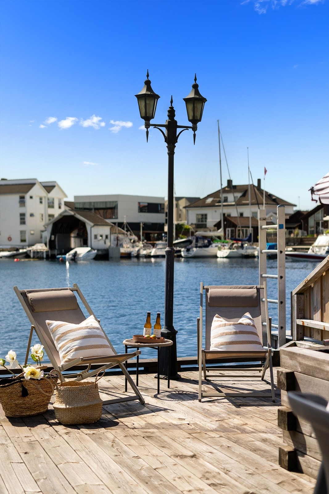 Bryggen har kaianlegg tilrettelagt for større fritidsbåter. Galleribilde