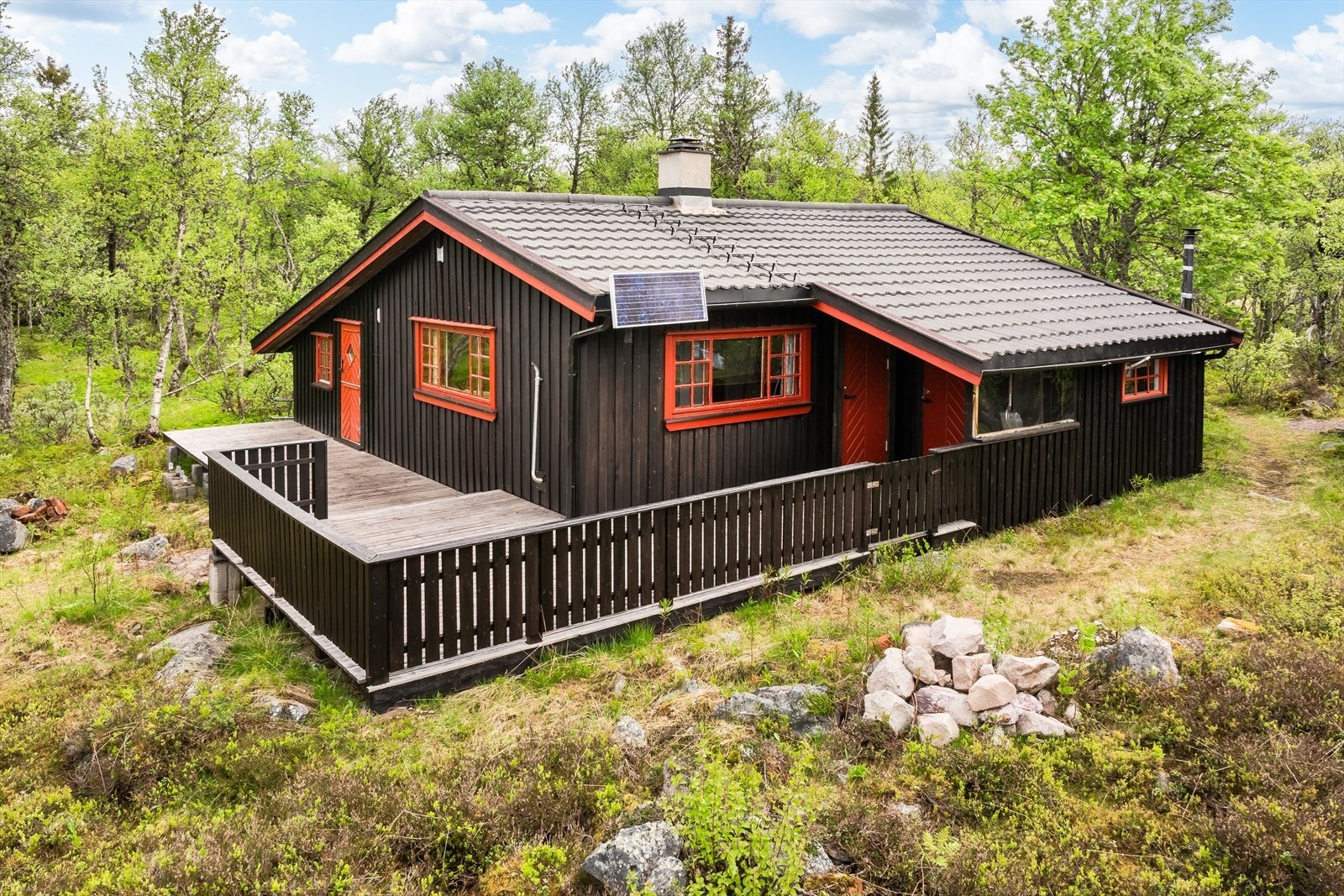 I de senere år er det utført flere vesentlige påkostninger og vedlikehold. Hytta fremstår godt vedlikeholdt og har gode løsninger. Galleribilde