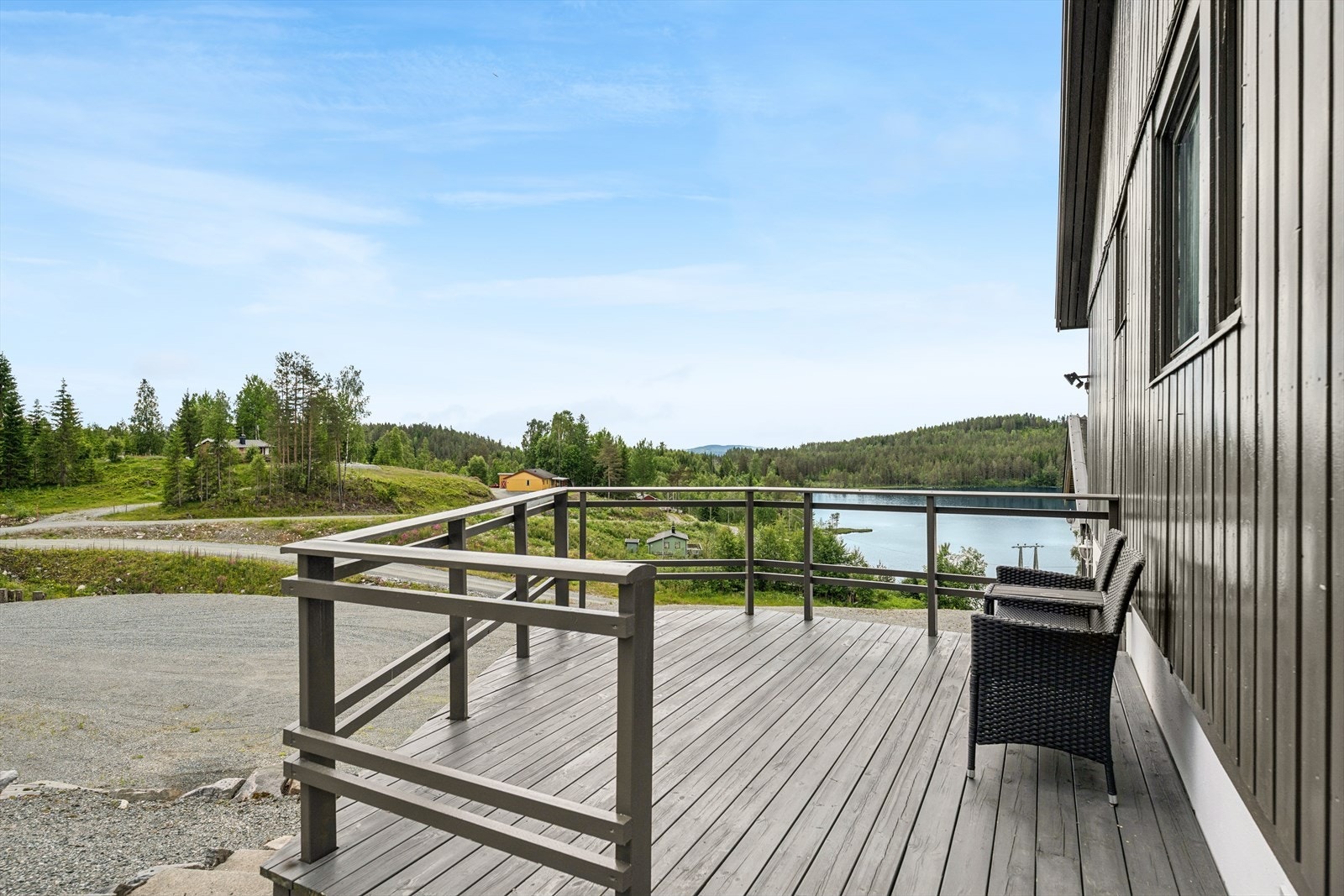 Platting ved inngangspartiet mot nord. Galleribilde