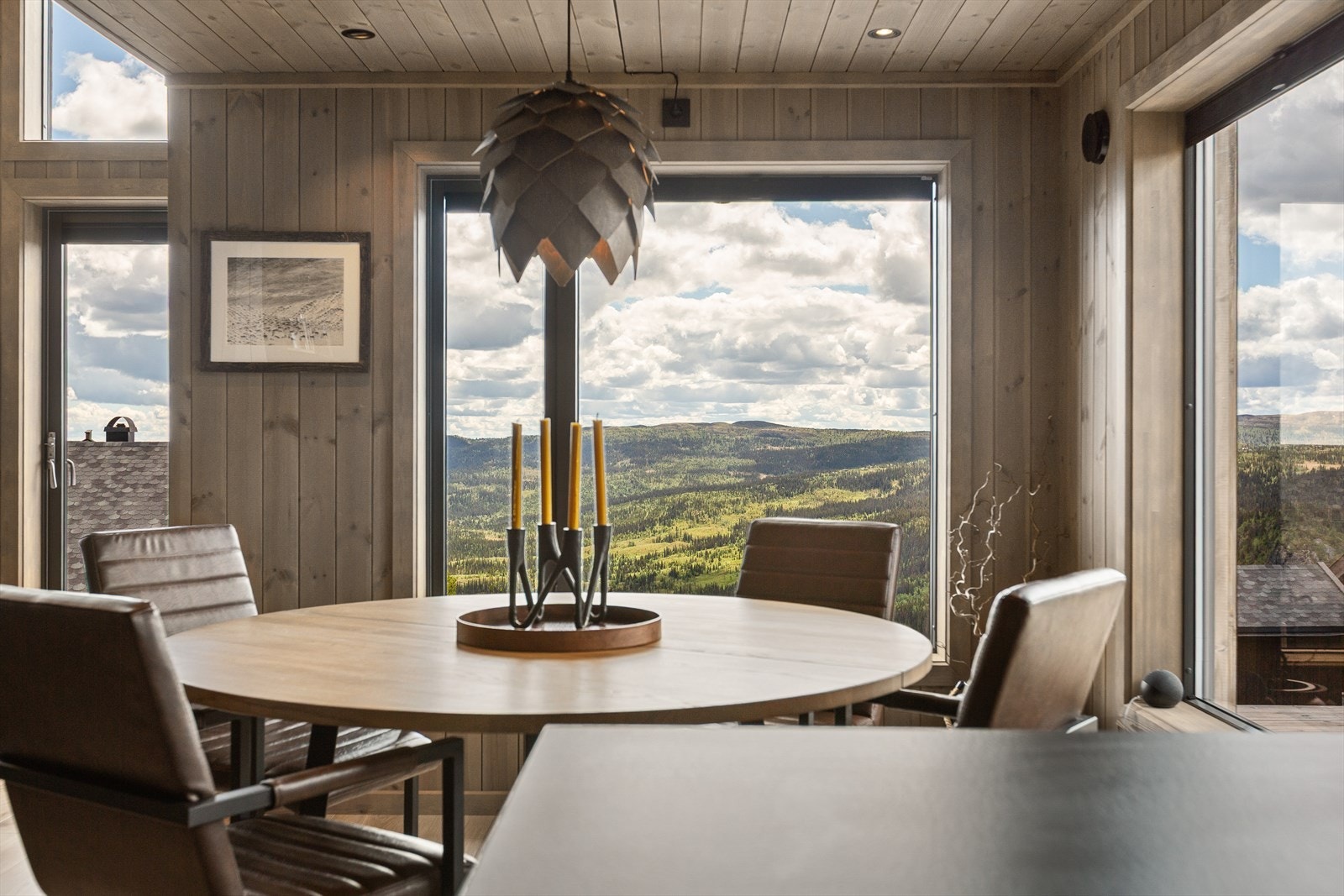 Med denne utsikten kan man gjerne nyte en lengere frokost. Galleribilde