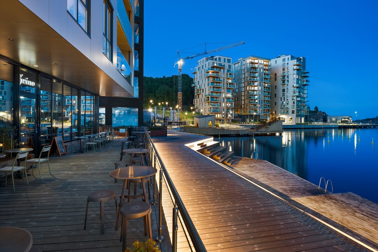 Like ved finner du attraktiv vin-bar Galleribilde