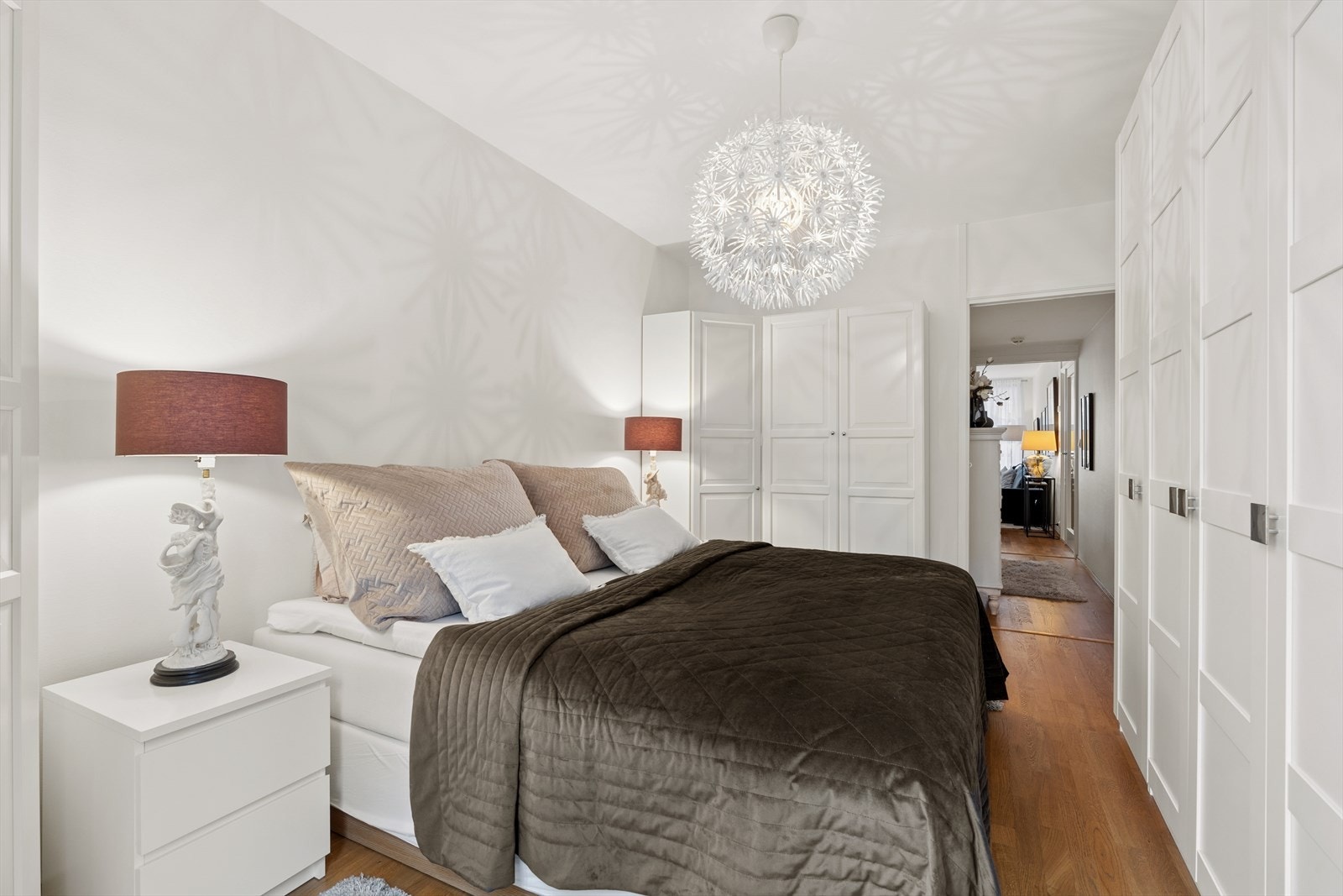 God plass til dobbeltseng. Galleribilde