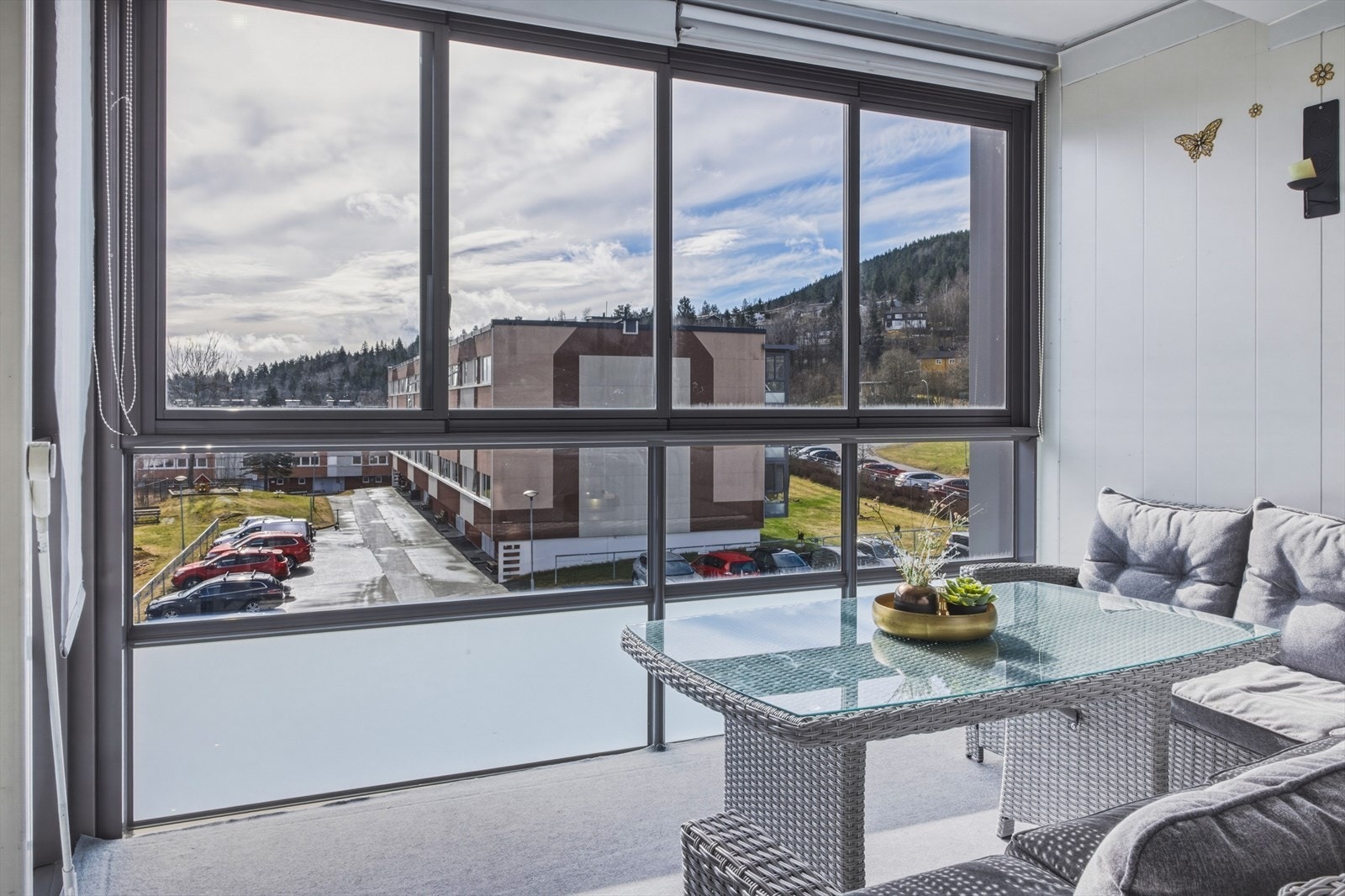 Dette er en romslig 3-roms andelsleilighet i populær stjerneblokk på Fjell Galleribilde