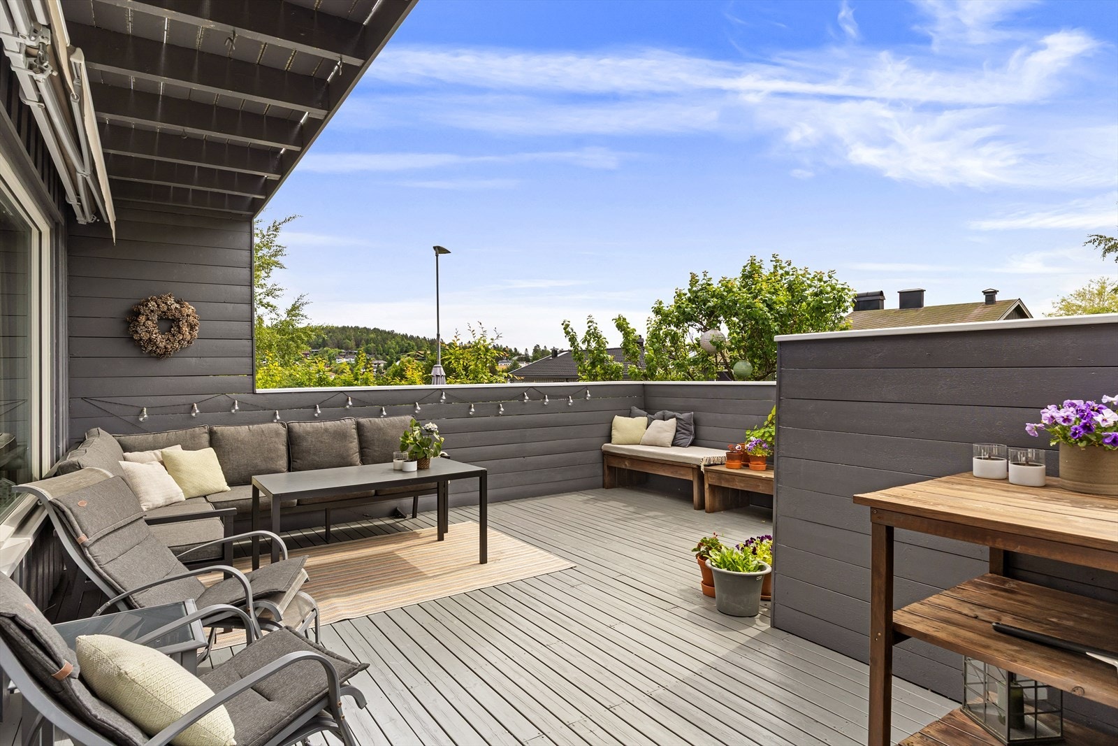 Nydelig og usjenert terrasse på ca. 43 kvm Galleribilde