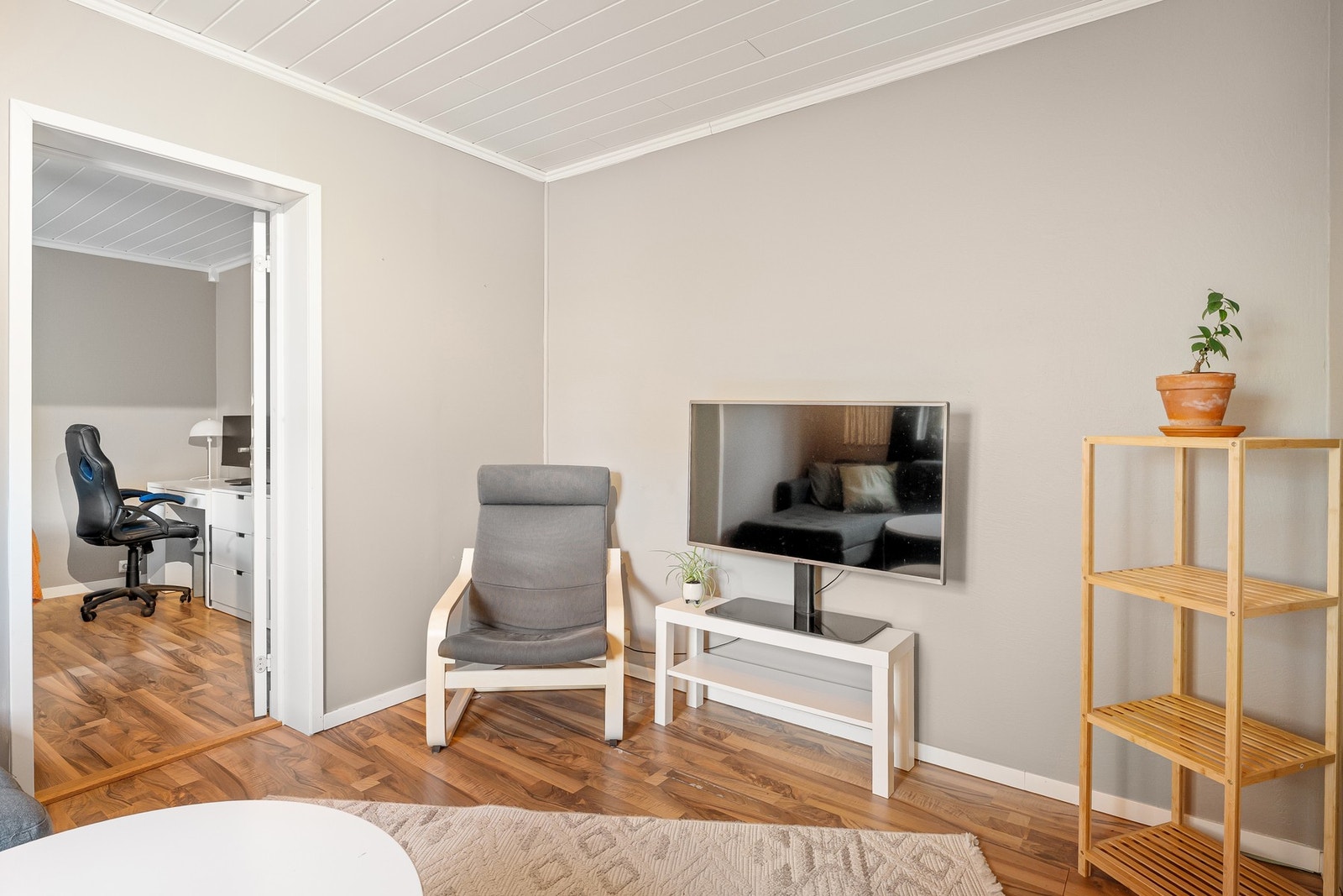 Soverom 1 / TV stue. Galleribilde