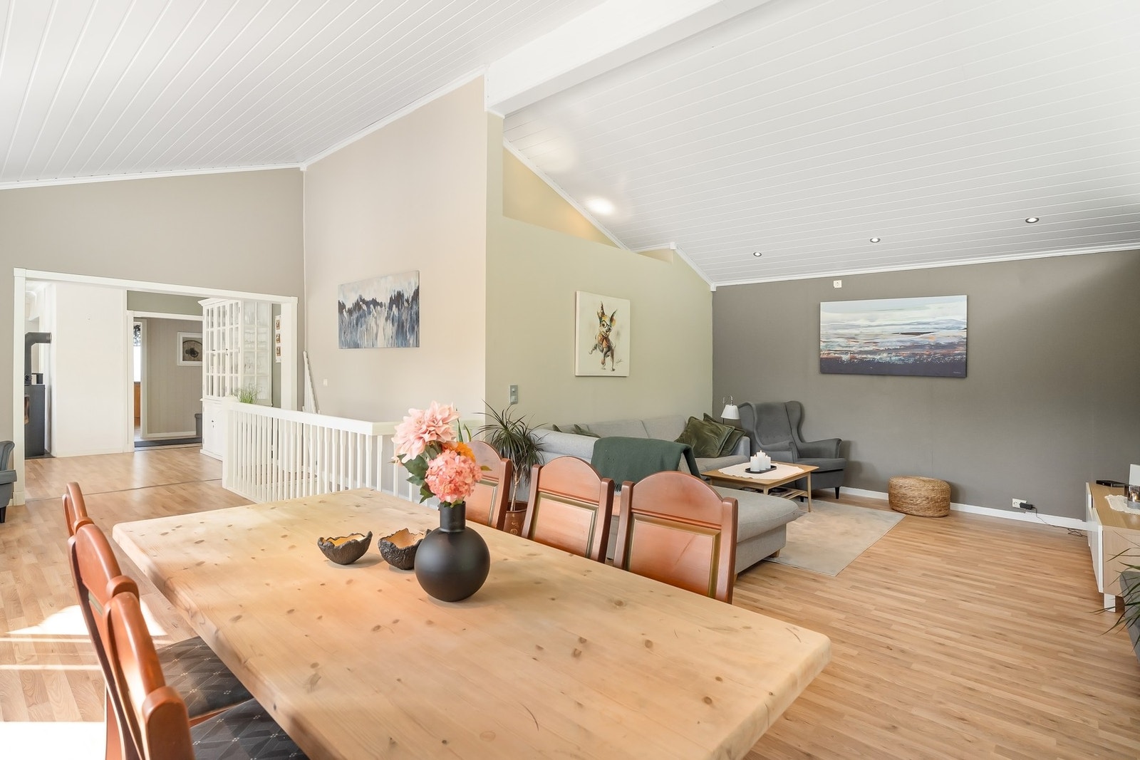 Stor og romslig stue. Galleribilde