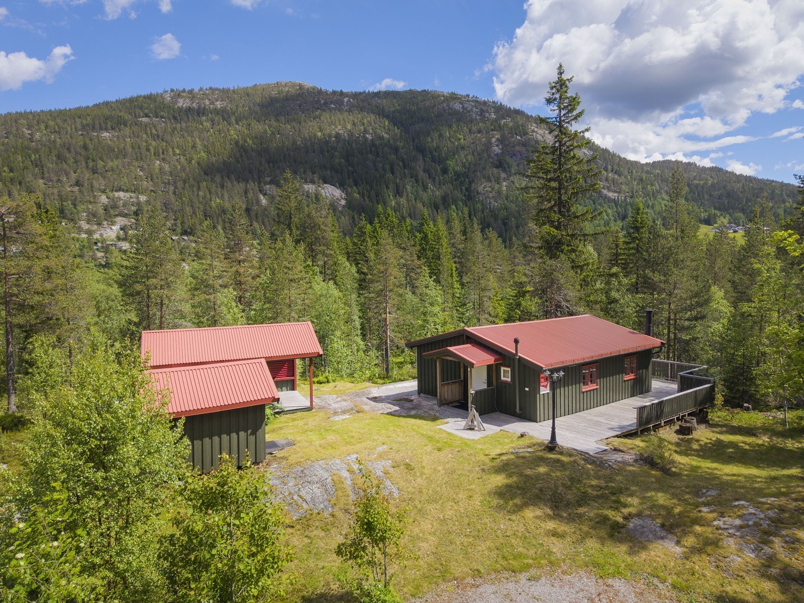 Eiendomsmegler Norge ved Atle Rex Lundgren presenterer Tuddalsvegen 1147 Galleribilde
